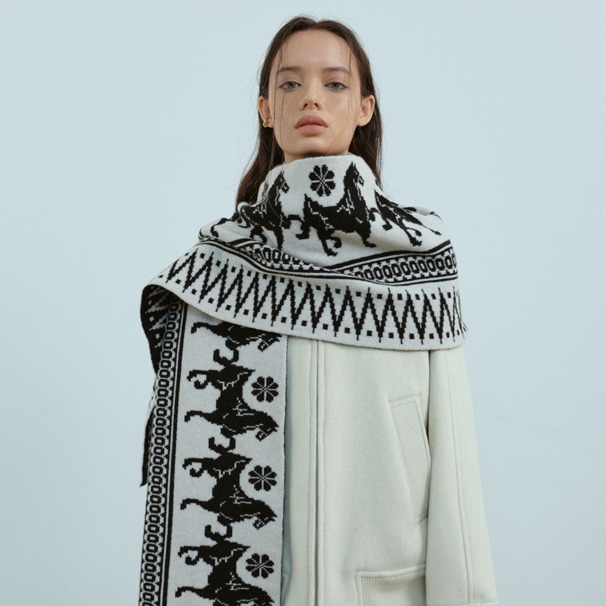 문스워드(MOONSWARD) BLACK & WHITE CLASSIC PATTERN MUFFLER