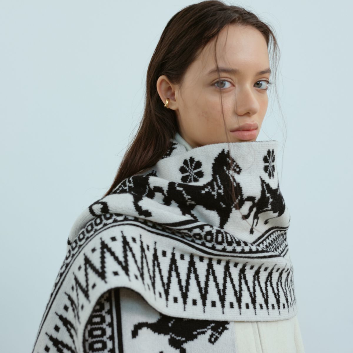 문스워드(MOONSWARD) BLACK & WHITE CLASSIC PATTERN MUFFLER