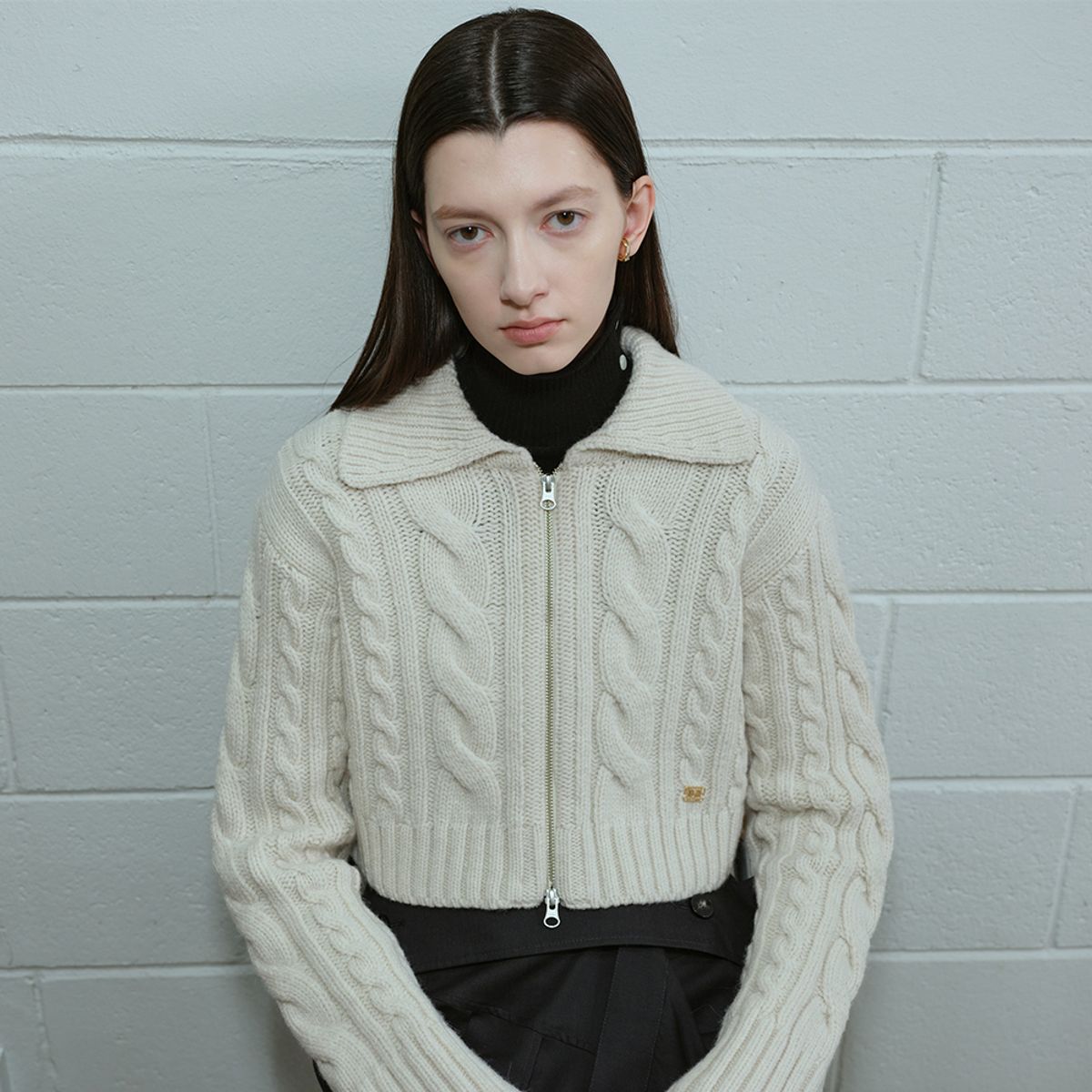 문스워드(MOONSWARD) BEIGE CABLE ZIP-UP CARDIGAN