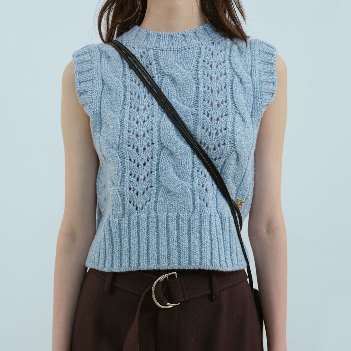 문스워드(MOONSWARD) BLUE CABLE KNIT VEST