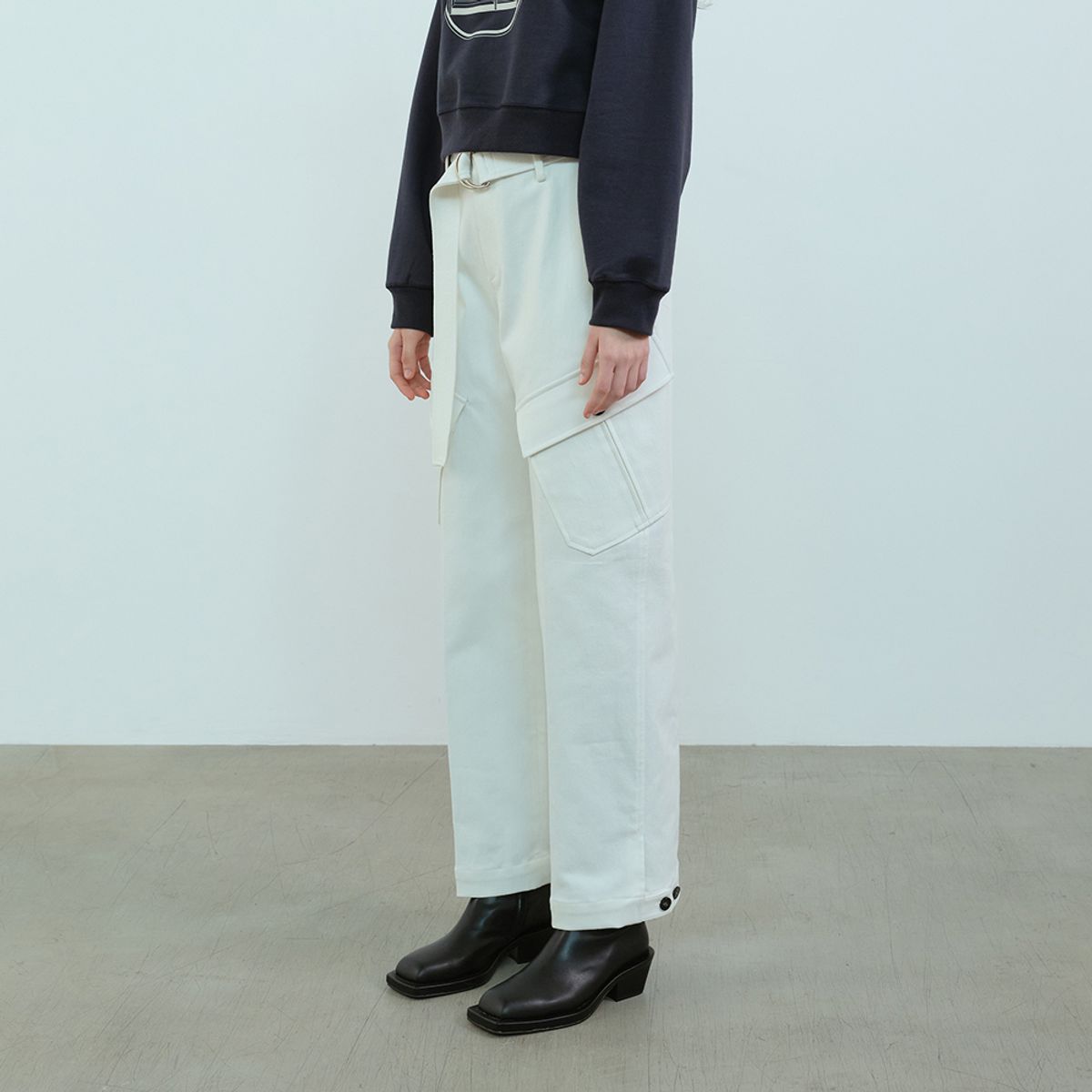 문스워드(MOONSWARD) WHITE WIDE POCKET TROUSER