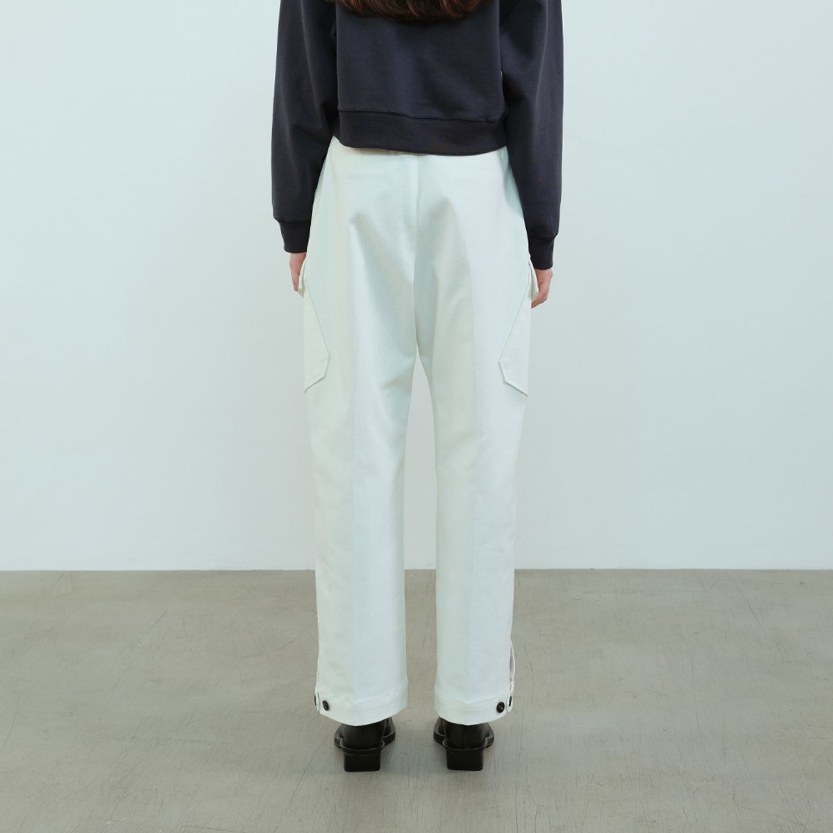 문스워드(MOONSWARD) WHITE WIDE POCKET TROUSER