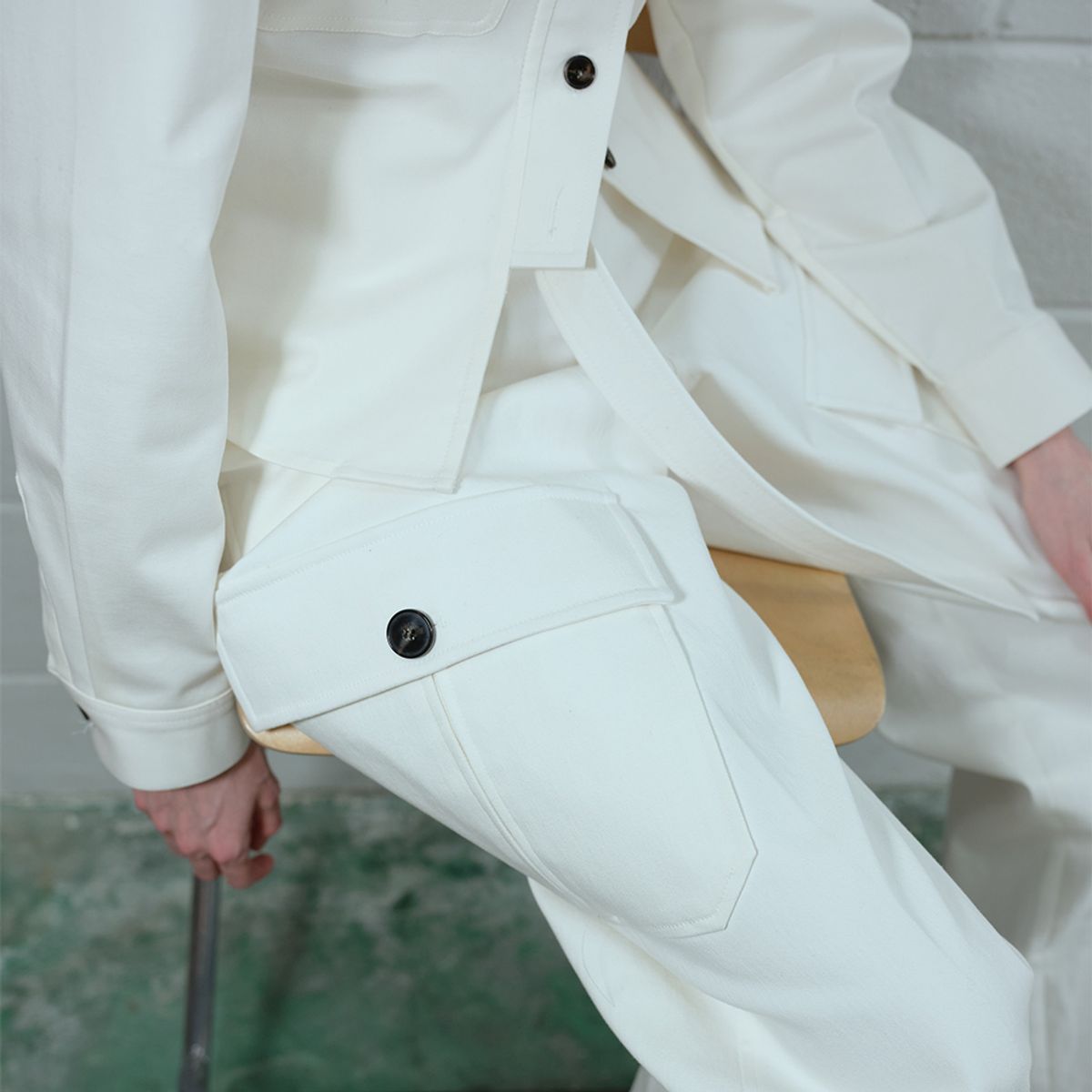 문스워드(MOONSWARD) WHITE WIDE POCKET TROUSER