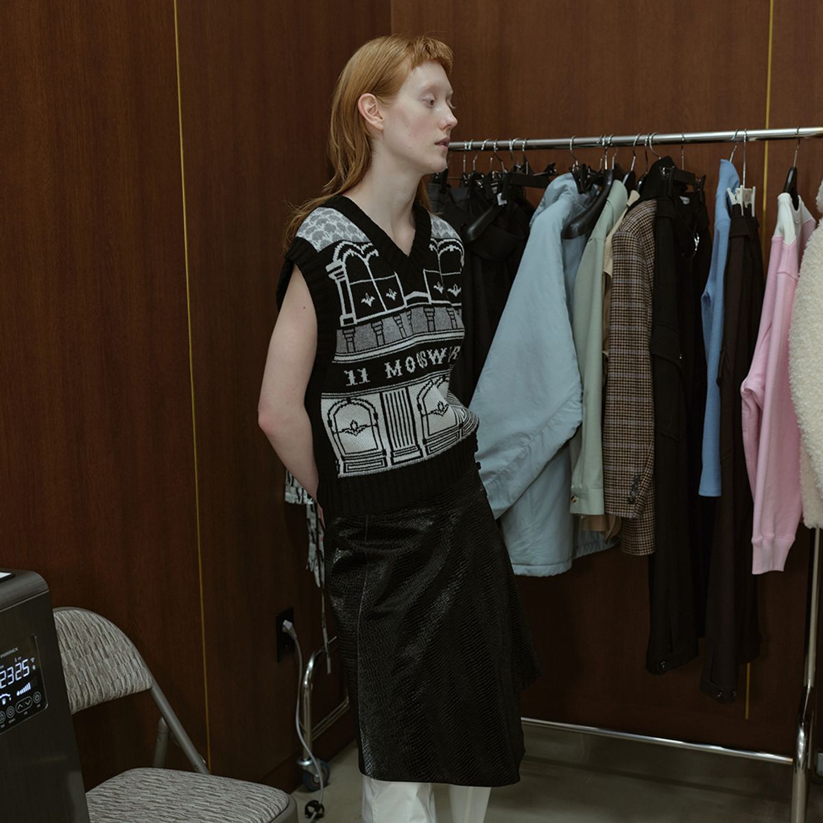 문스워드(MOONSWARD) BLACK FAUX LEATHER FLARED SKIRT