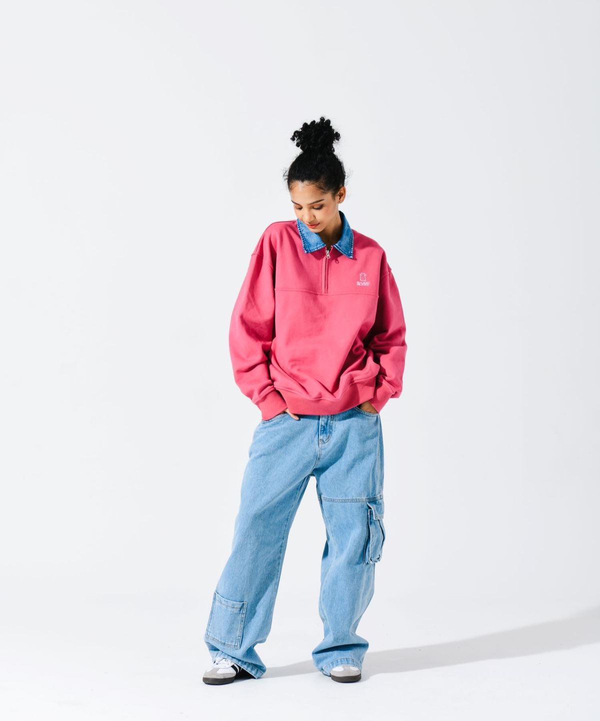 바쥬비쥬(BAJOO BIJOO) Denim Collars Cat Logo Half Zip-Up Sweatshirt [Pink]