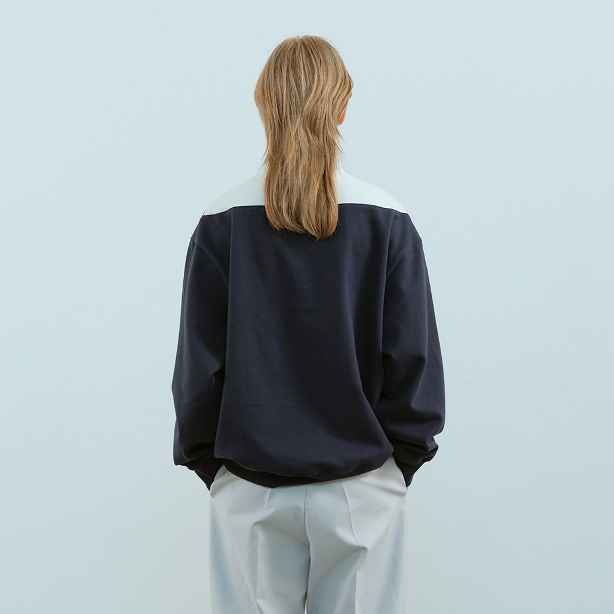 문스워드(MOONSWARD) NAVY HERITAGE SWEATSHIRT