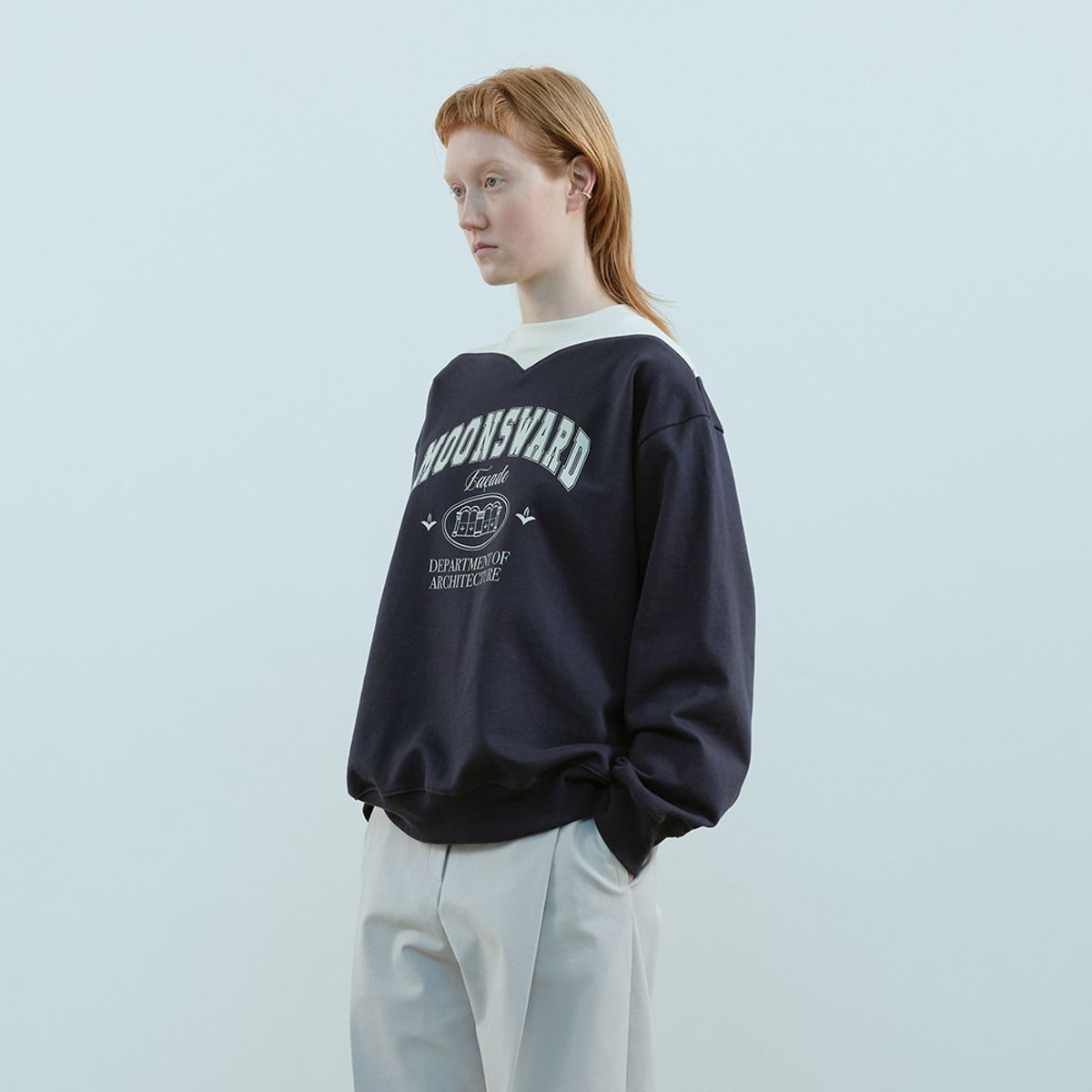 문스워드(MOONSWARD) NAVY HERITAGE SWEATSHIRT
