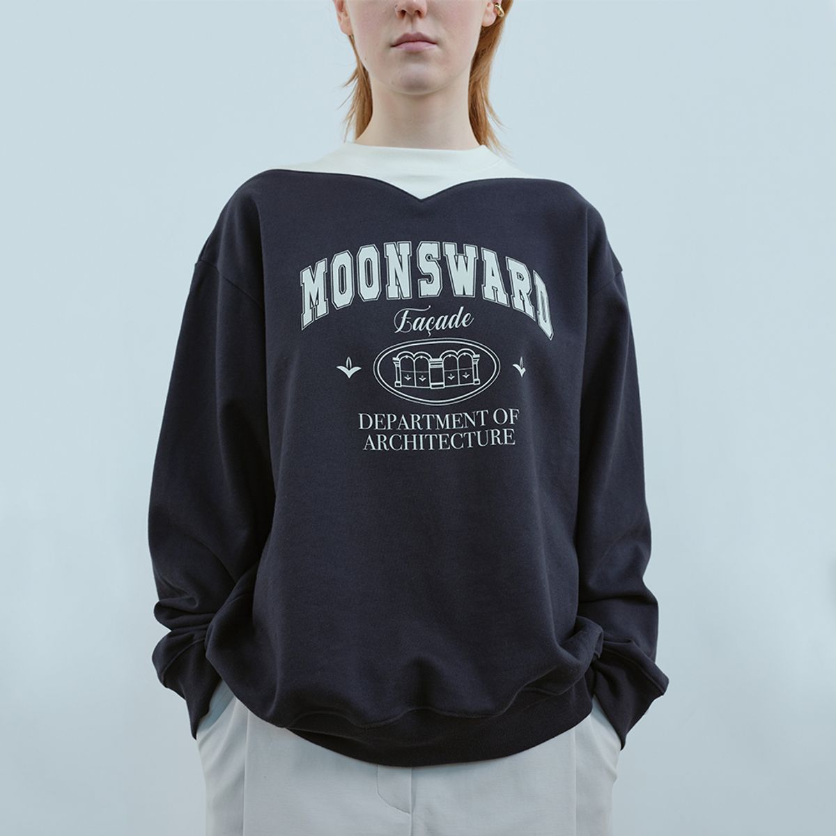 문스워드(MOONSWARD) NAVY HERITAGE SWEATSHIRT
