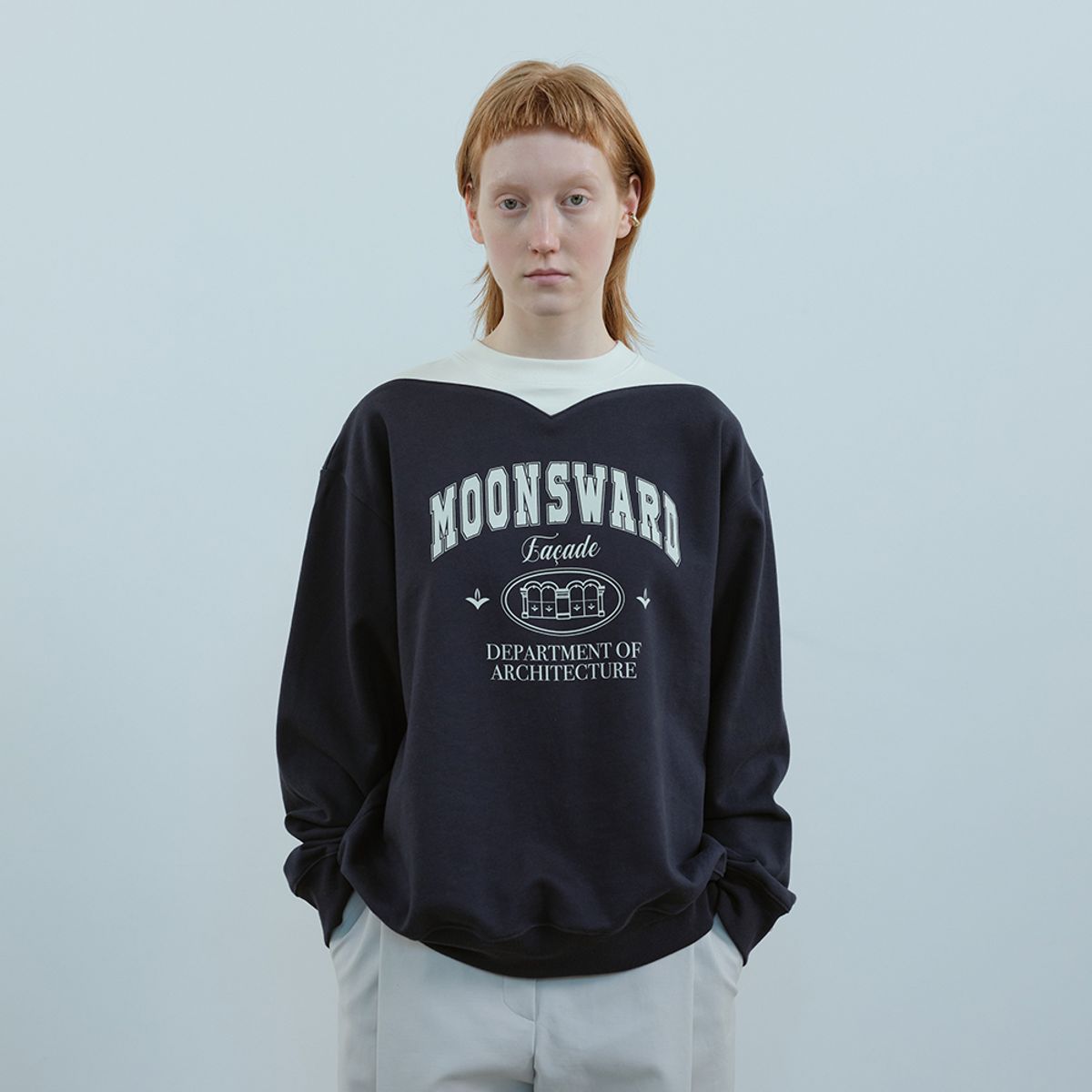 문스워드(MOONSWARD) NAVY HERITAGE SWEATSHIRT