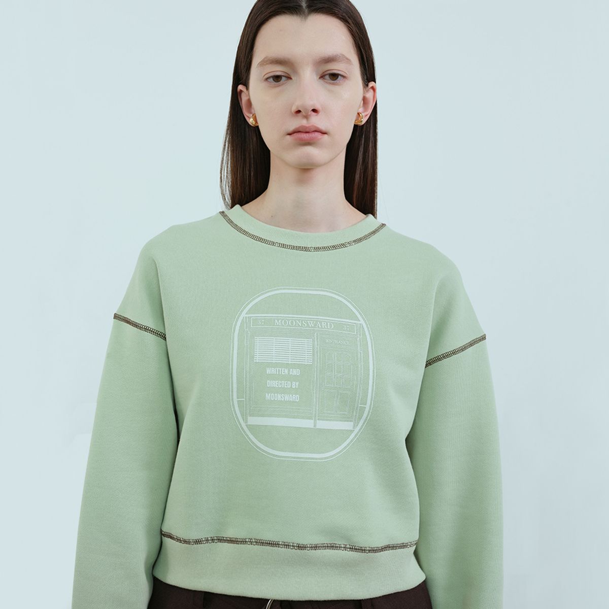 문스워드(MOONSWARD) MINT STUDIO CROP SWEATSHIRT