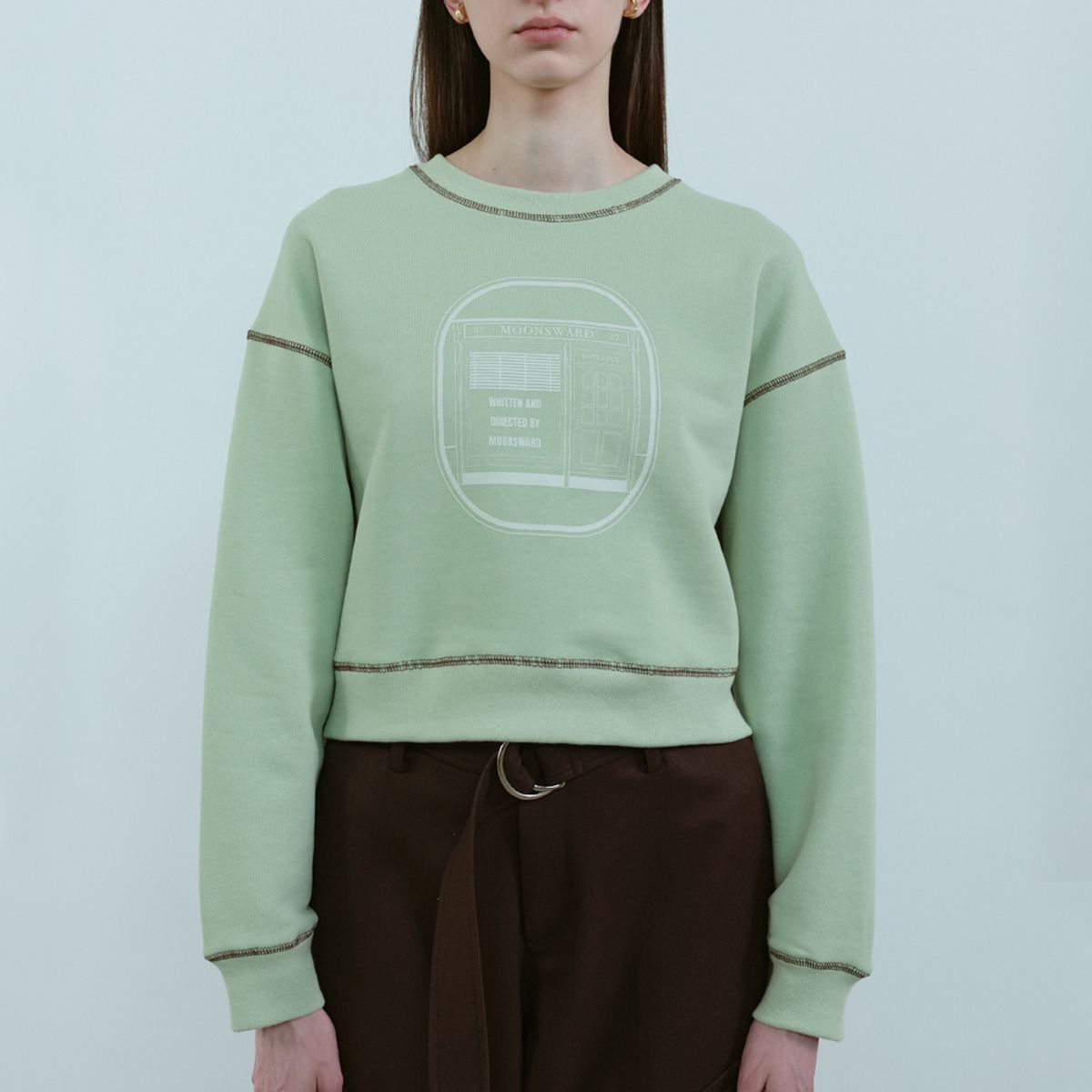 문스워드(MOONSWARD) MINT STUDIO CROP SWEATSHIRT
