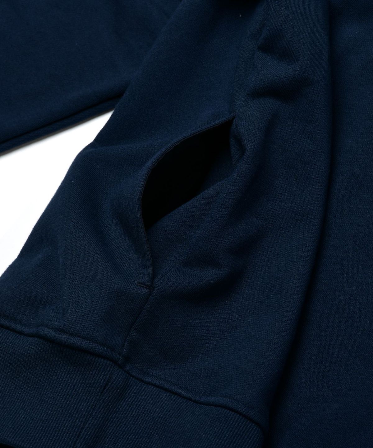바쥬비쥬(BAJOO BIJOO) Denim Collars Cat Logo Half Zip-Up Sweatshirt [Navy]