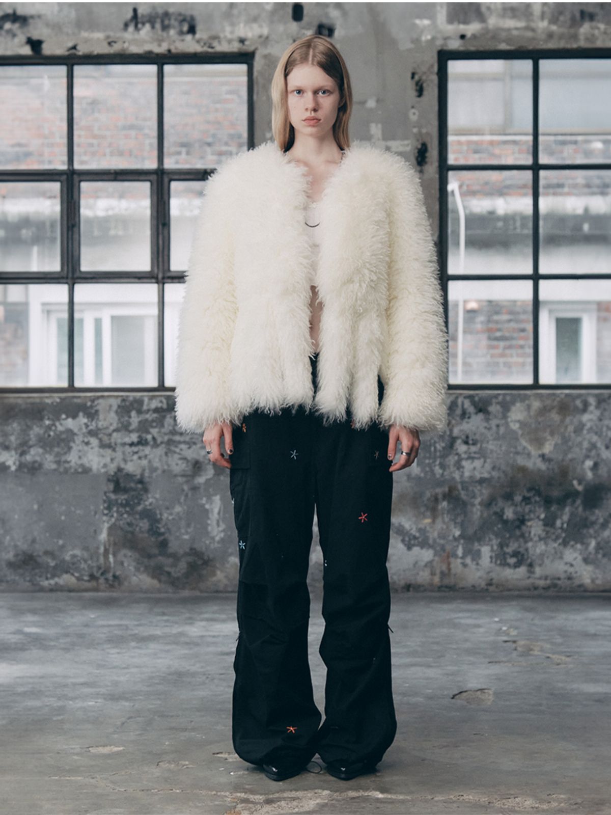 에즈이프 캘리(ASIF CALIE) TAIL POINT FUR JACKET IVORY