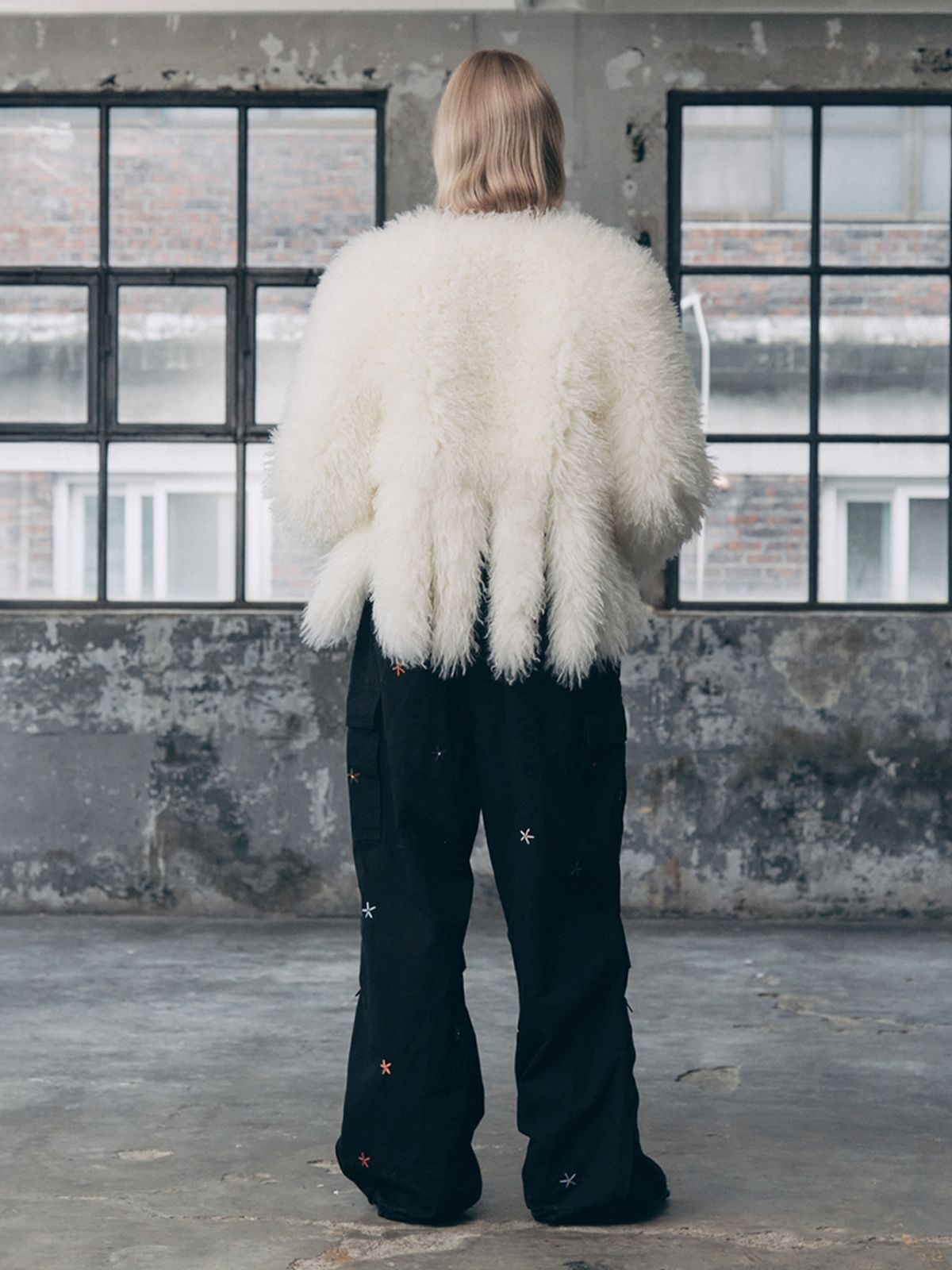 에즈이프 캘리(ASIF CALIE) TAIL POINT FUR JACKET IVORY