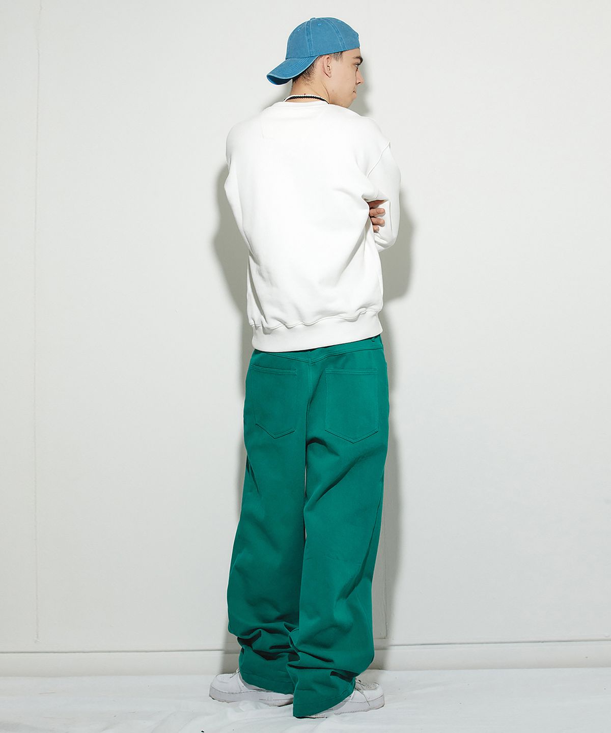 밀리밀리언(MILLIMILLION) BASALT COLOR DENIM PANTS B03-GREEN