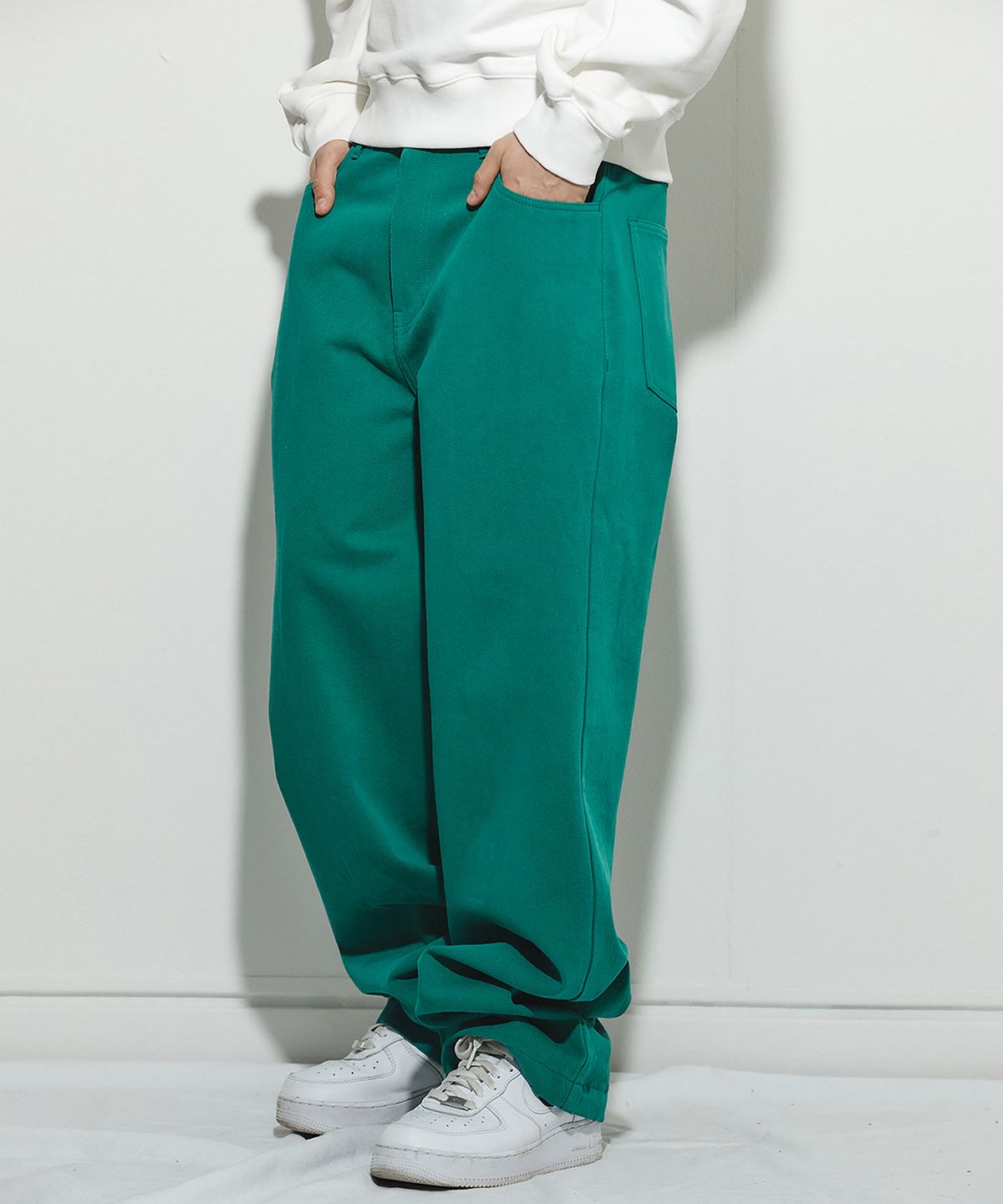 밀리밀리언(MILLIMILLION) BASALT COLOR DENIM PANTS B03-GREEN