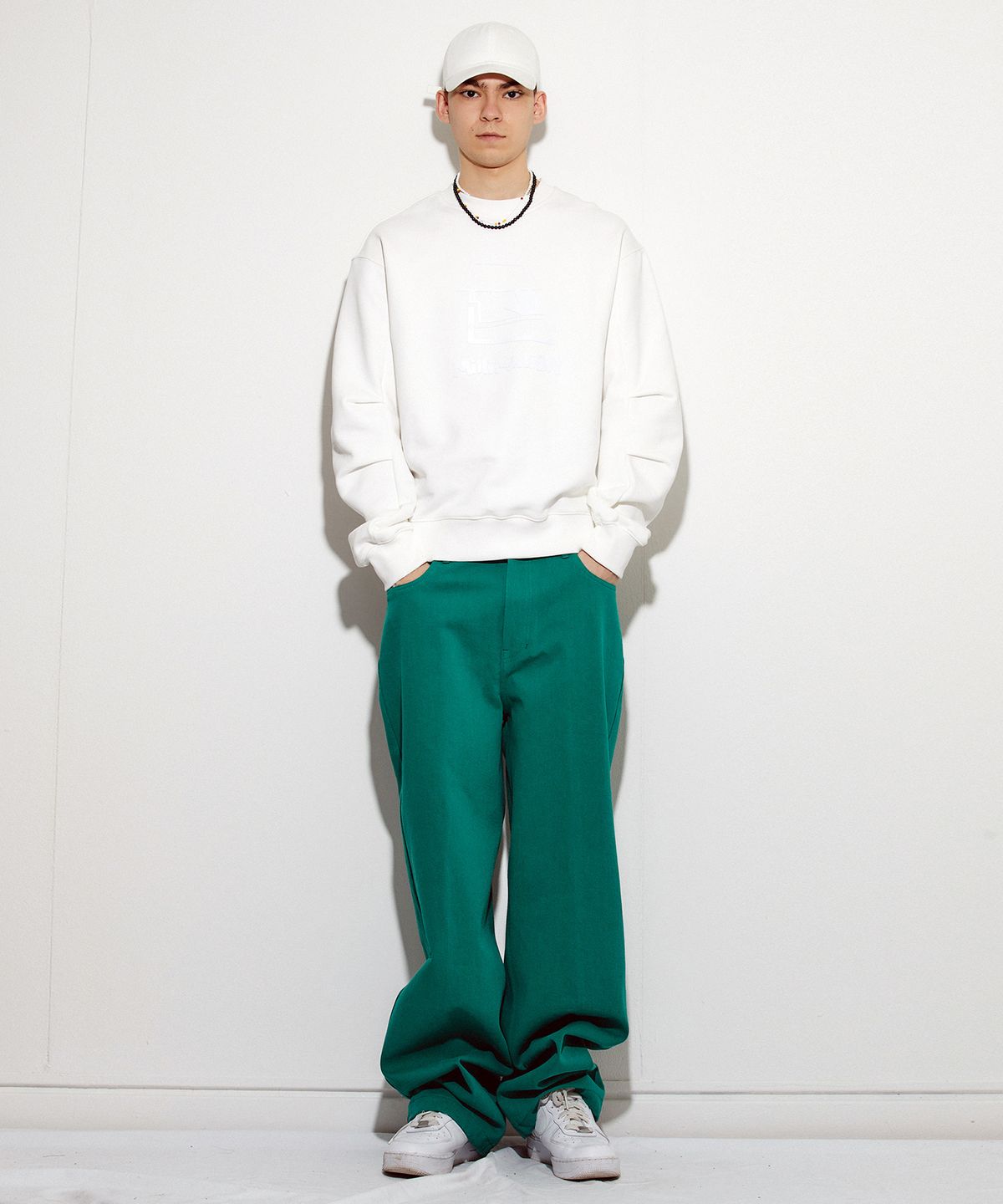 밀리밀리언(MILLIMILLION) BASALT COLOR DENIM PANTS B03-GREEN