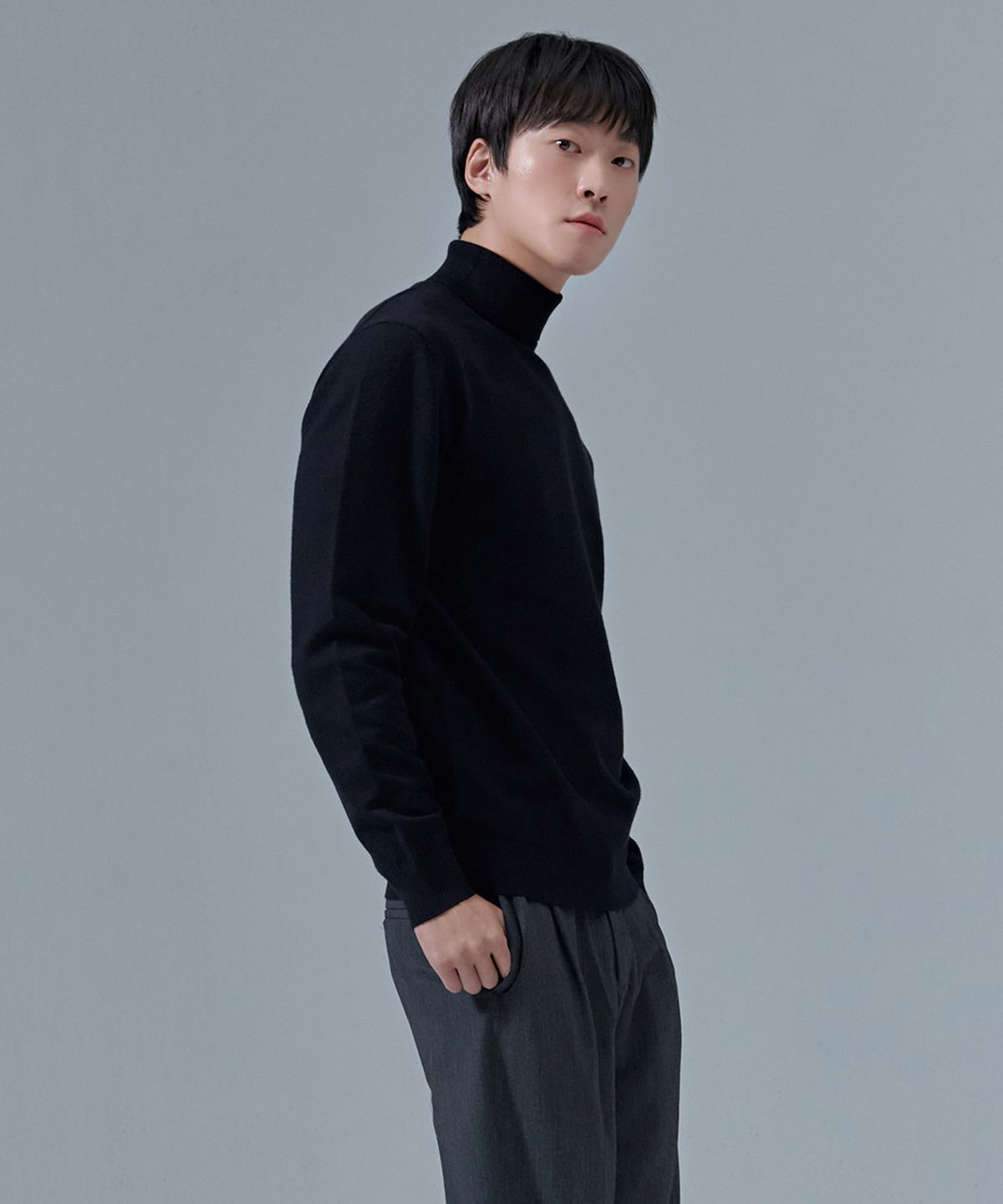 체이스컬트(CHASECULT) 남성 에센셜 터틀넥 스웨터-CFZK5202D03