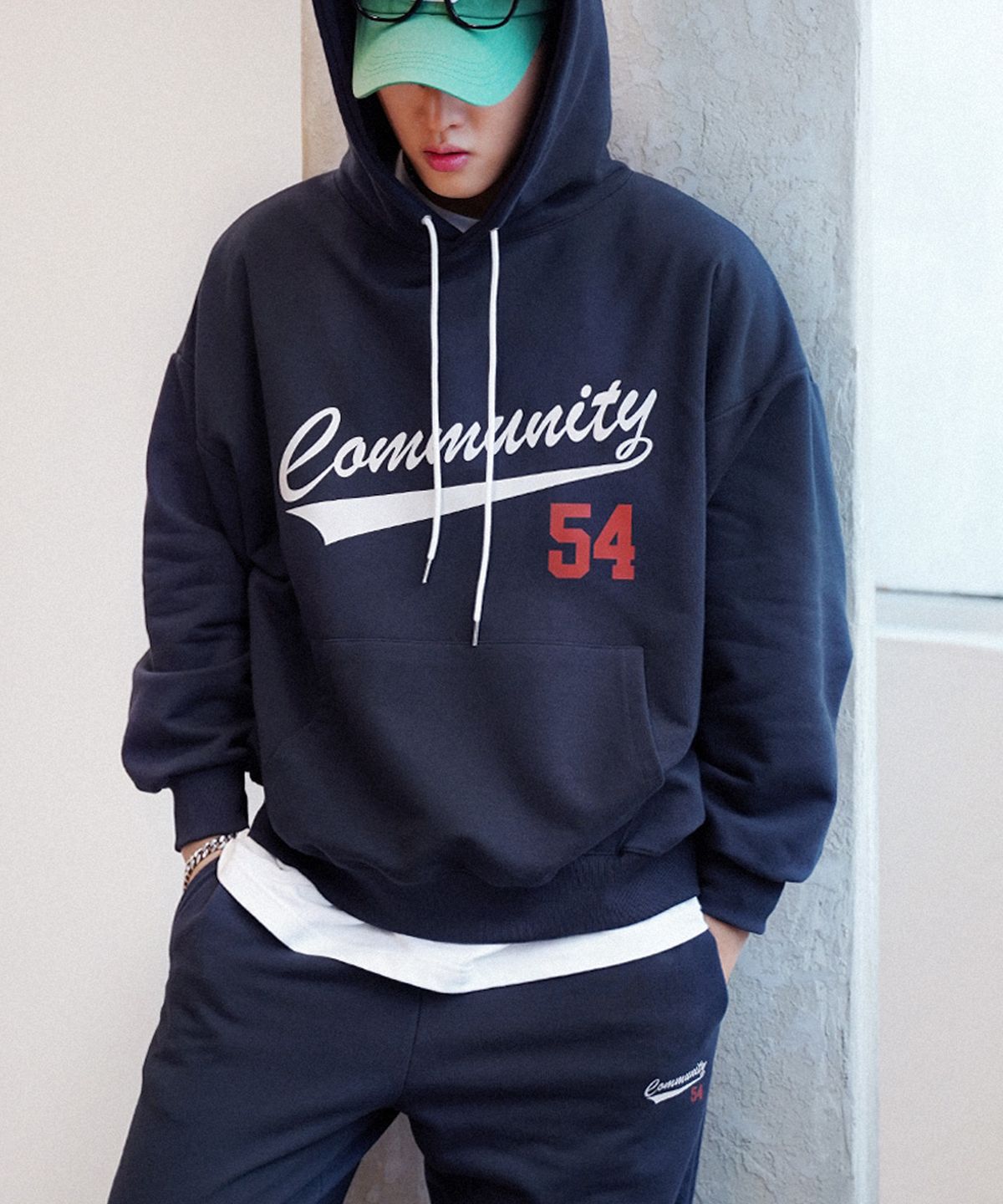 더마일(THEMILE) COMMUNITY 54 SWEAT PANTS[NAVY]