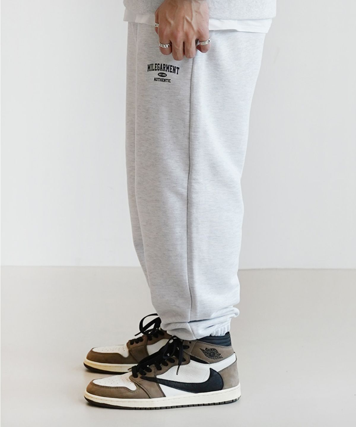 더마일(THEMILE) MILE GARMENTS MIX SWEAT PANTS [OATMEAL]