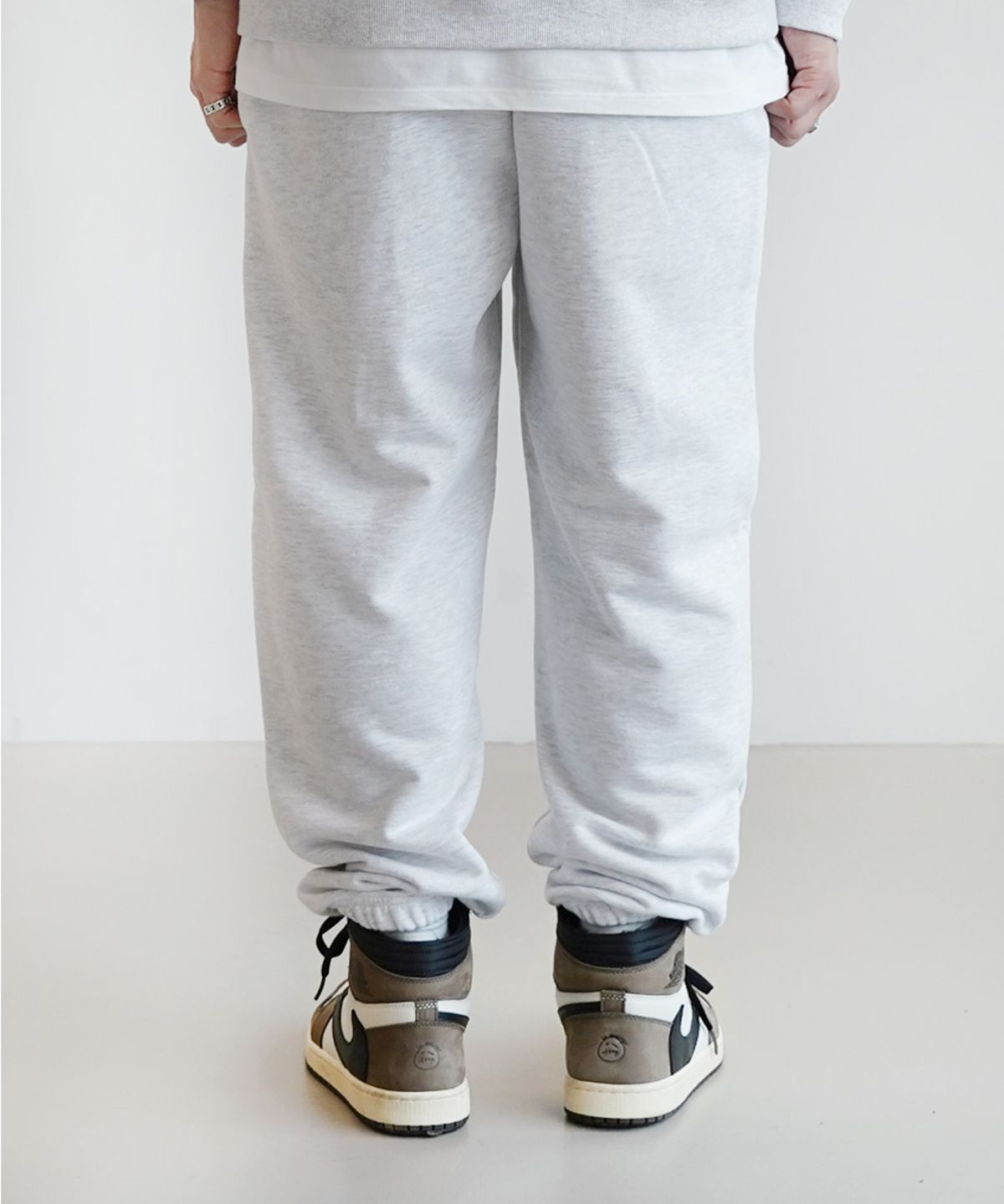 더마일(THEMILE) MILE GARMENTS MIX SWEAT PANTS [OATMEAL]