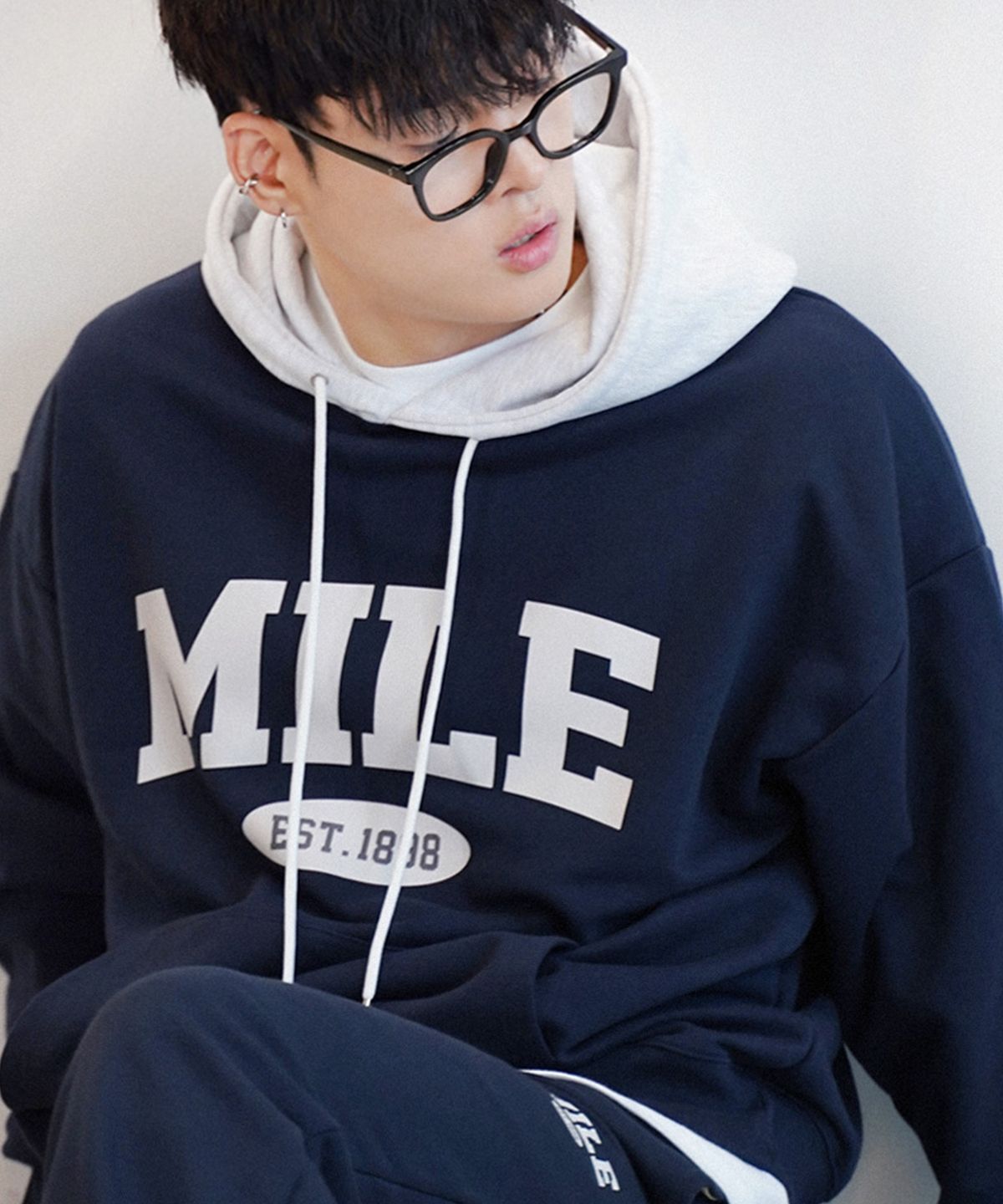 더마일(THEMILE) MILE EST MIX SWEAT HOODIE [NAVY]