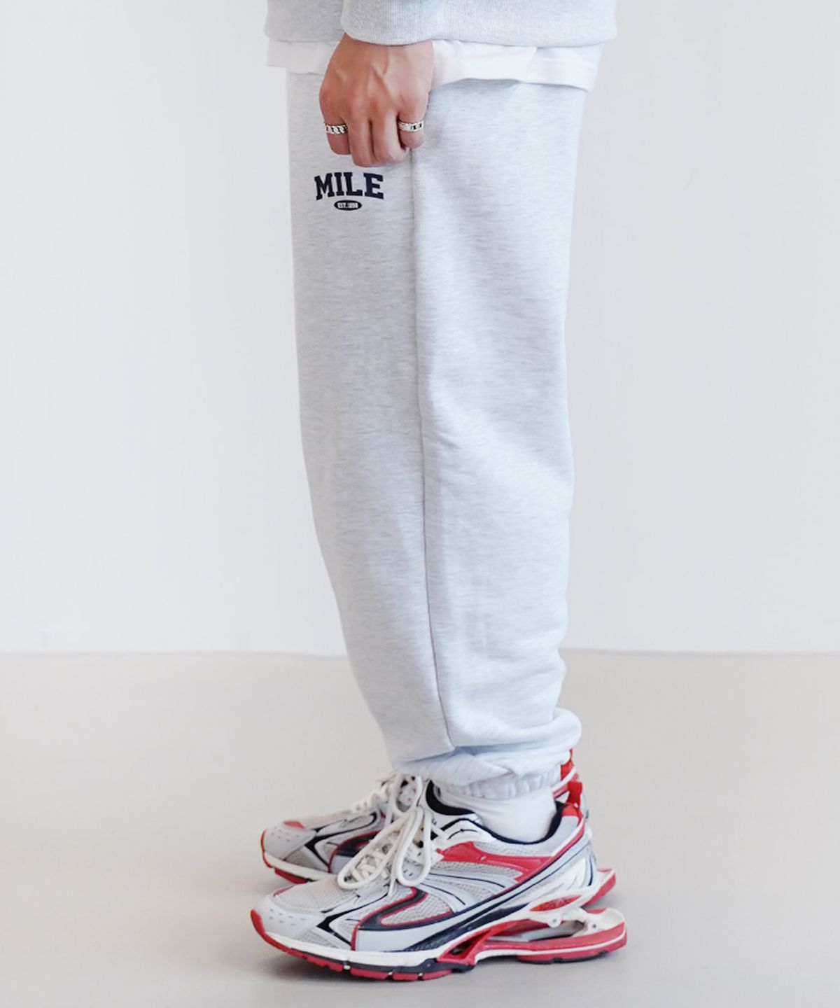 더마일(THEMILE) MILE EST MIX SWEAT PANTS [OATMEAL]