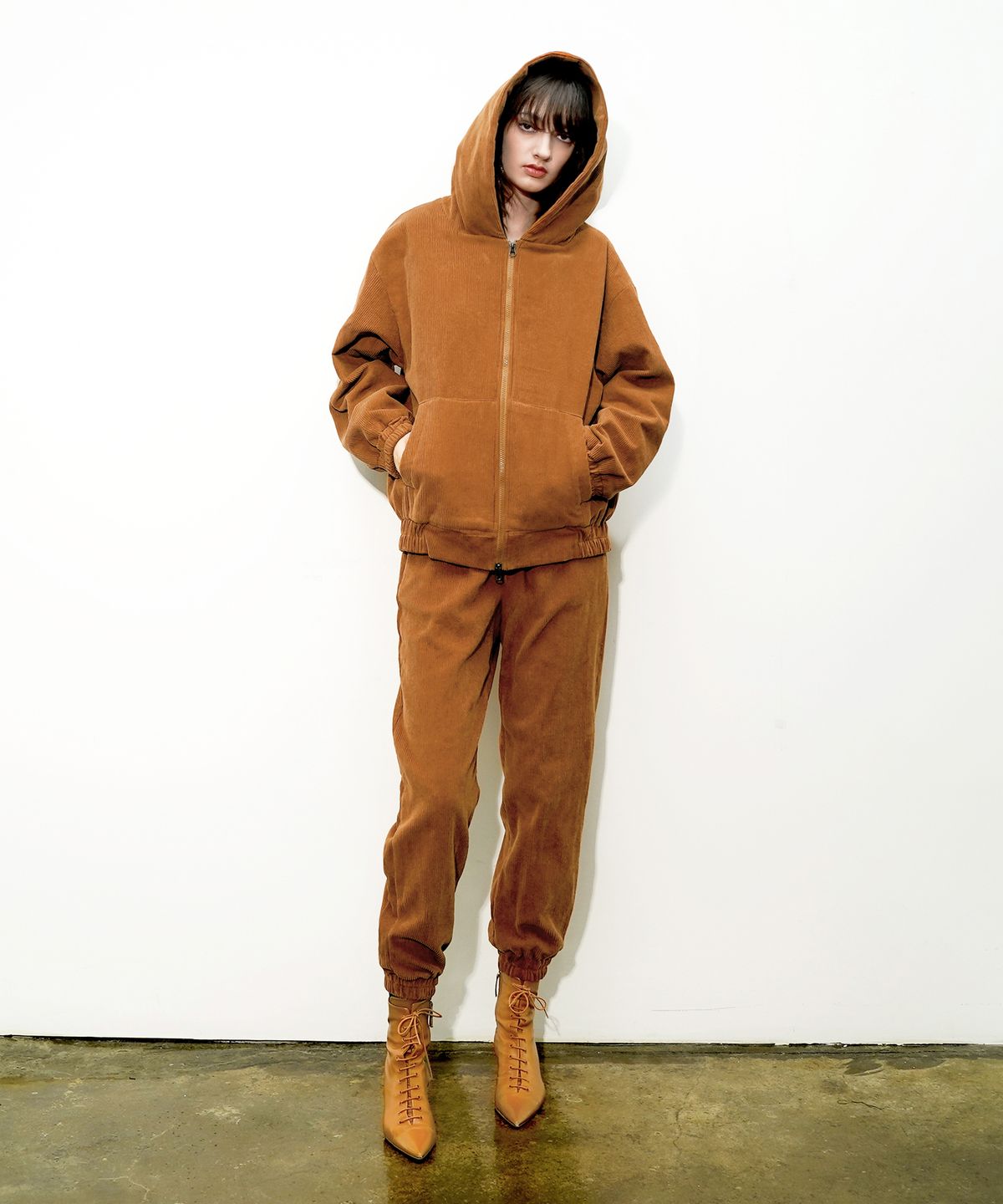 언티지(UNTAGE) 코튼 코듀로이 트랙 팬츠[Brown(UNISEX)]_UTP-FP92