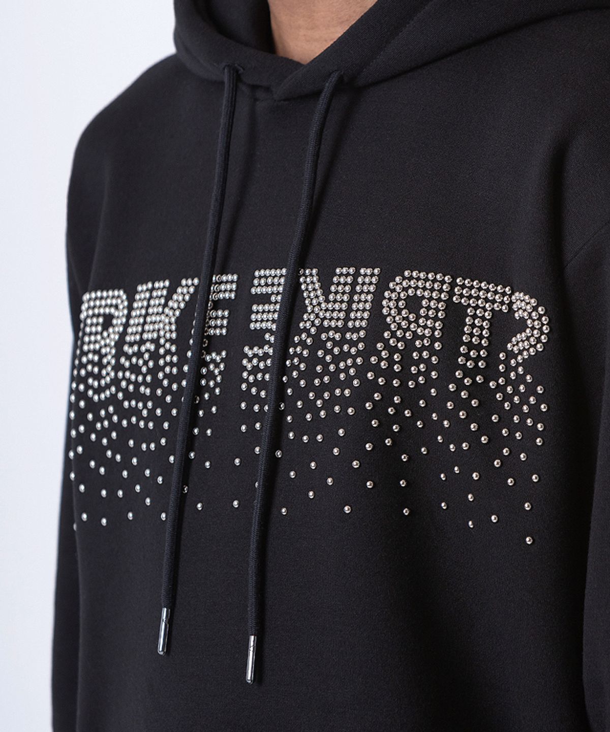 스트라이크(STRIKE) Stud Logo Hoodie (BLACK)