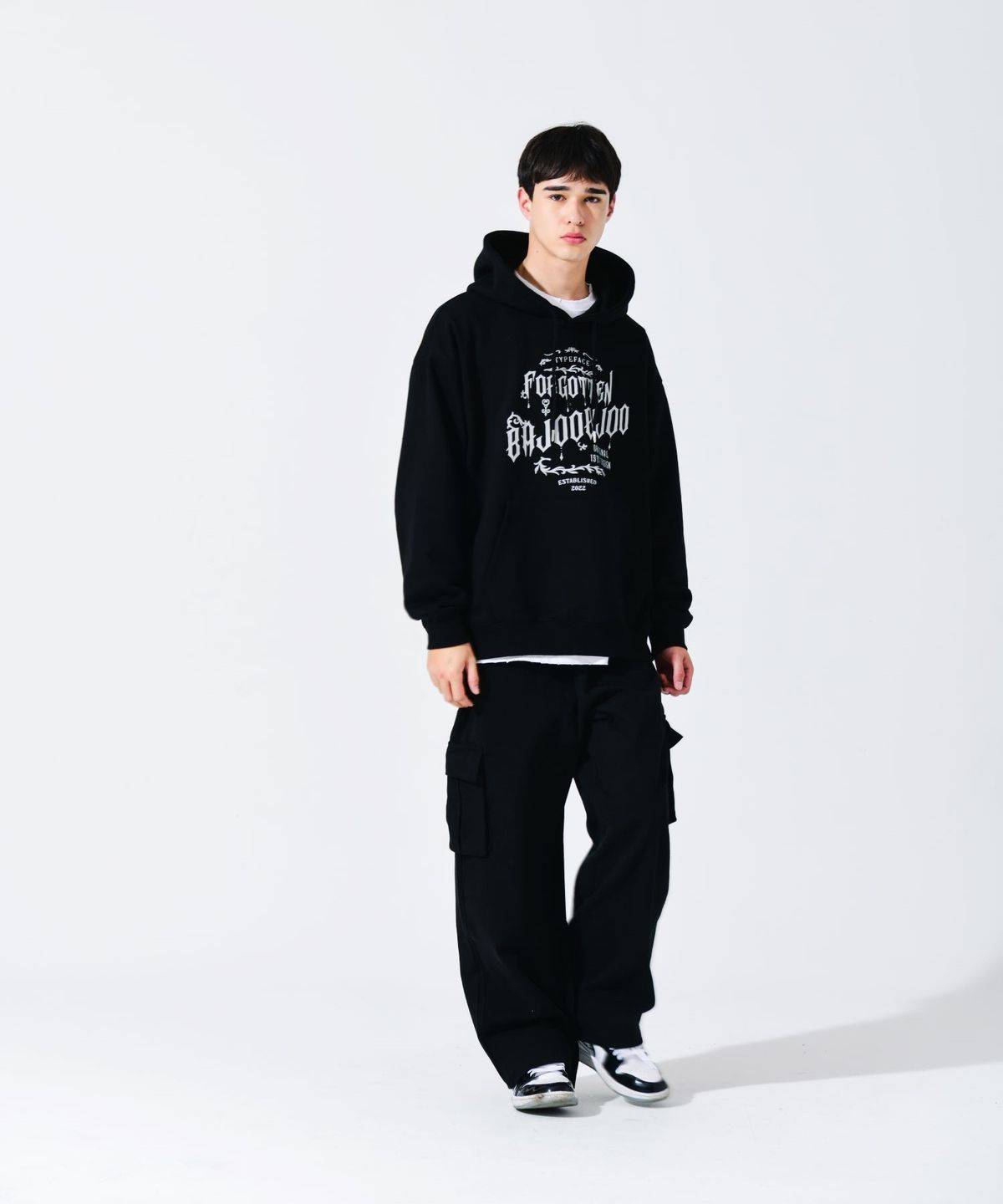 바쥬비쥬(BAJOO BIJOO) Typeface Logo Hoodie[Black]