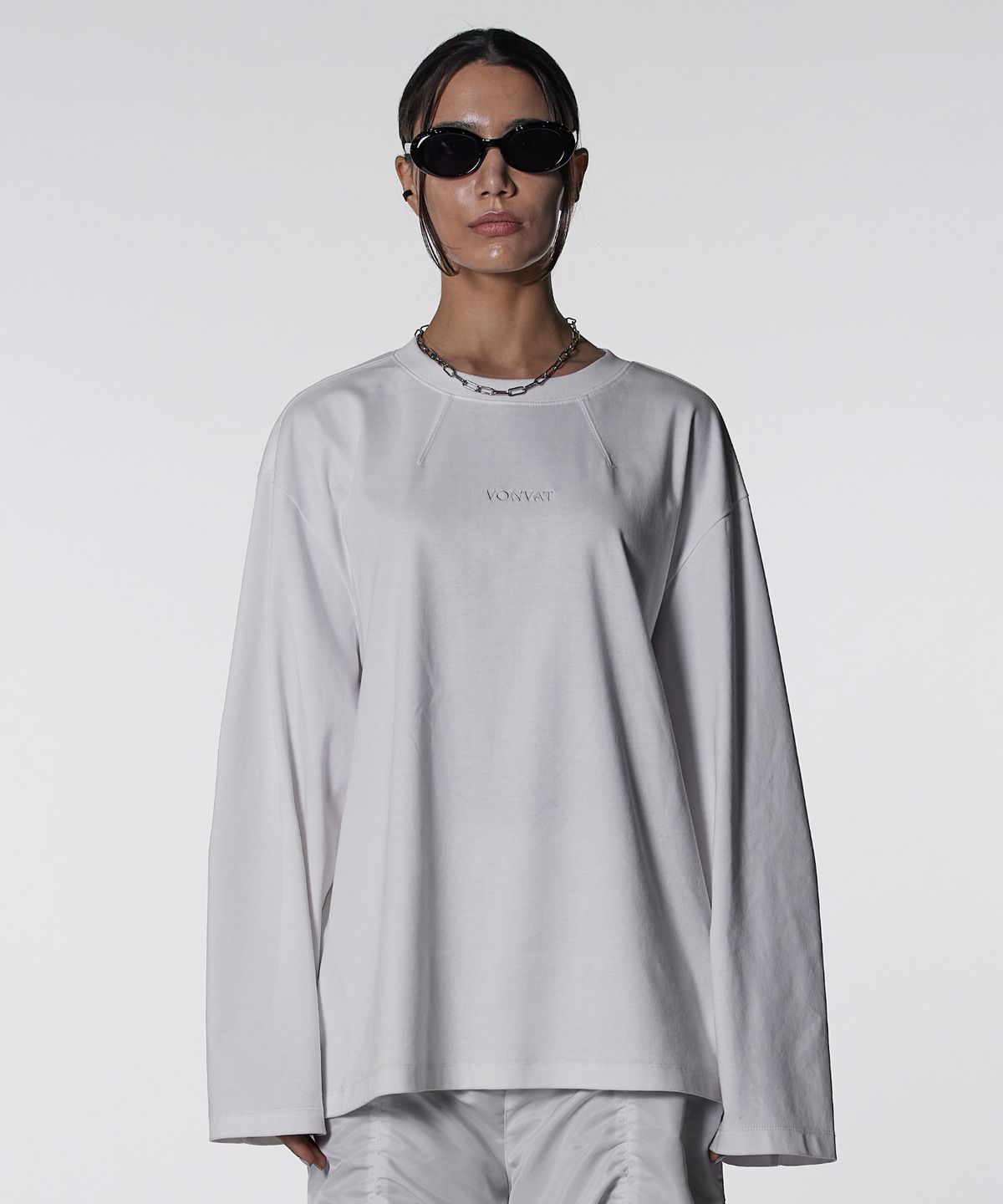 본바트(VONVAT) Biker Incision Long Sleeve (Off-White)