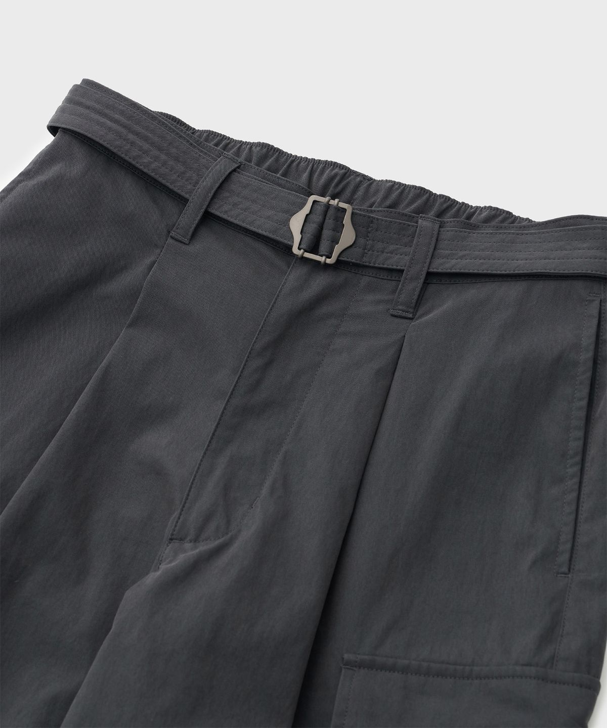 어나더 오피스(ANOTHER OFFICE) Parachute Belted Pants (Coal Gray)
