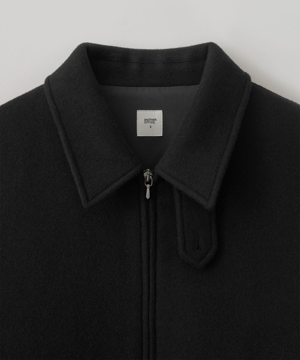어나더 오피스(ANOTHER OFFICE) Volume Blouson (Black)