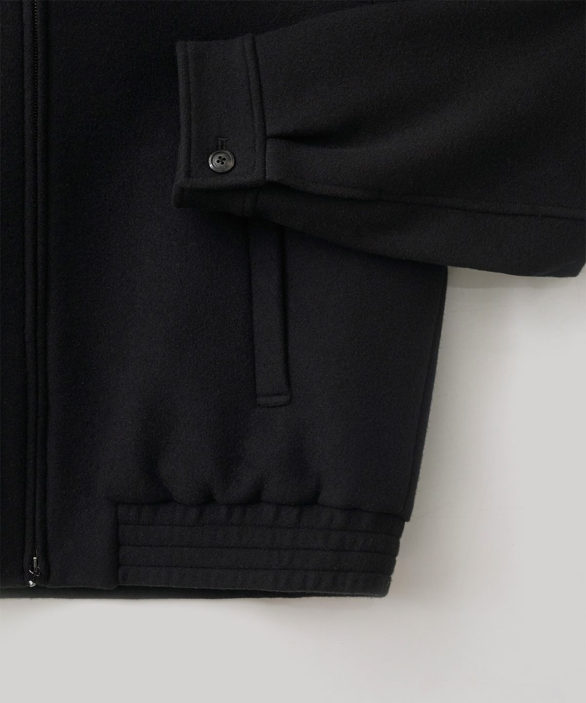 어나더 오피스(ANOTHER OFFICE) Volume Blouson (Black)