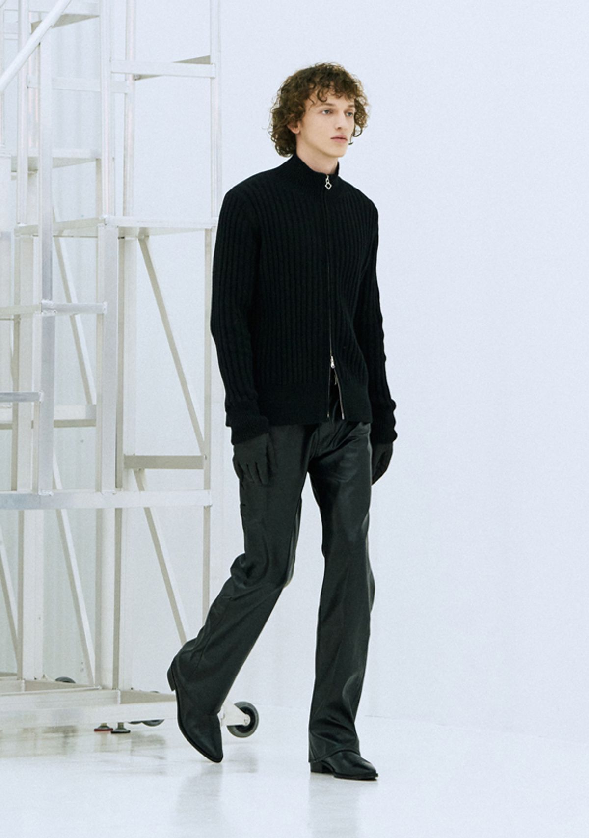세비지(SAVAGE) Knit Zip Up - Black