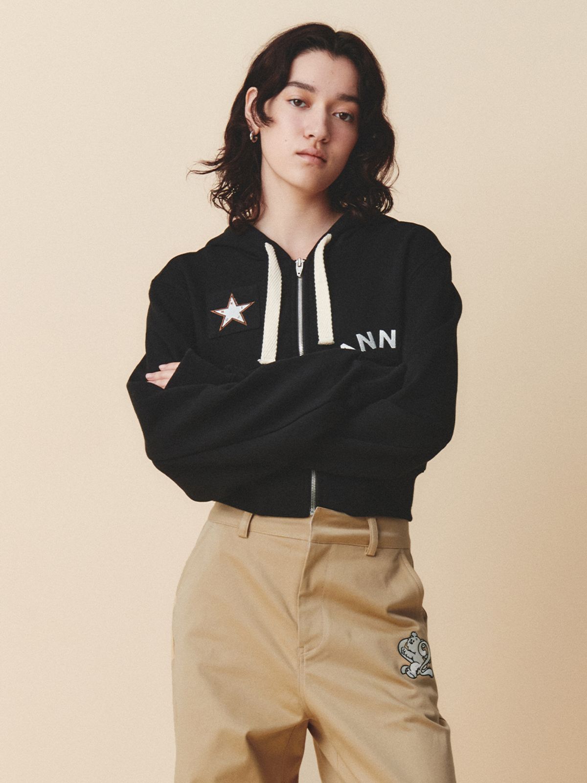 기준(KIJUN) Star Crop Zip-up Hoodie Black