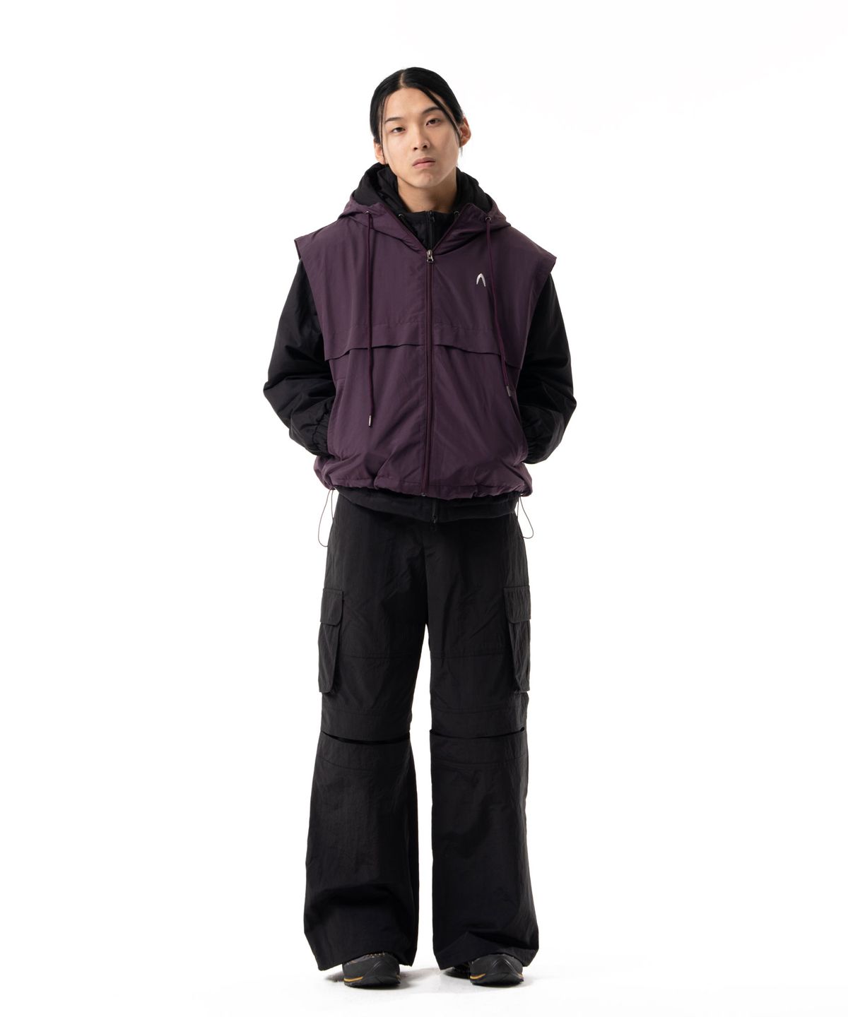 아캄(AAKAM) Stretched Knee Slit Cargo Pants (Black)