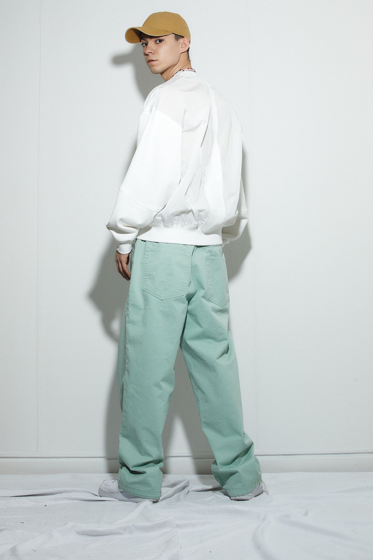 밀리밀리언(MILLIMILLION) BASALT COLOR DENIM PANTS B03-MINT