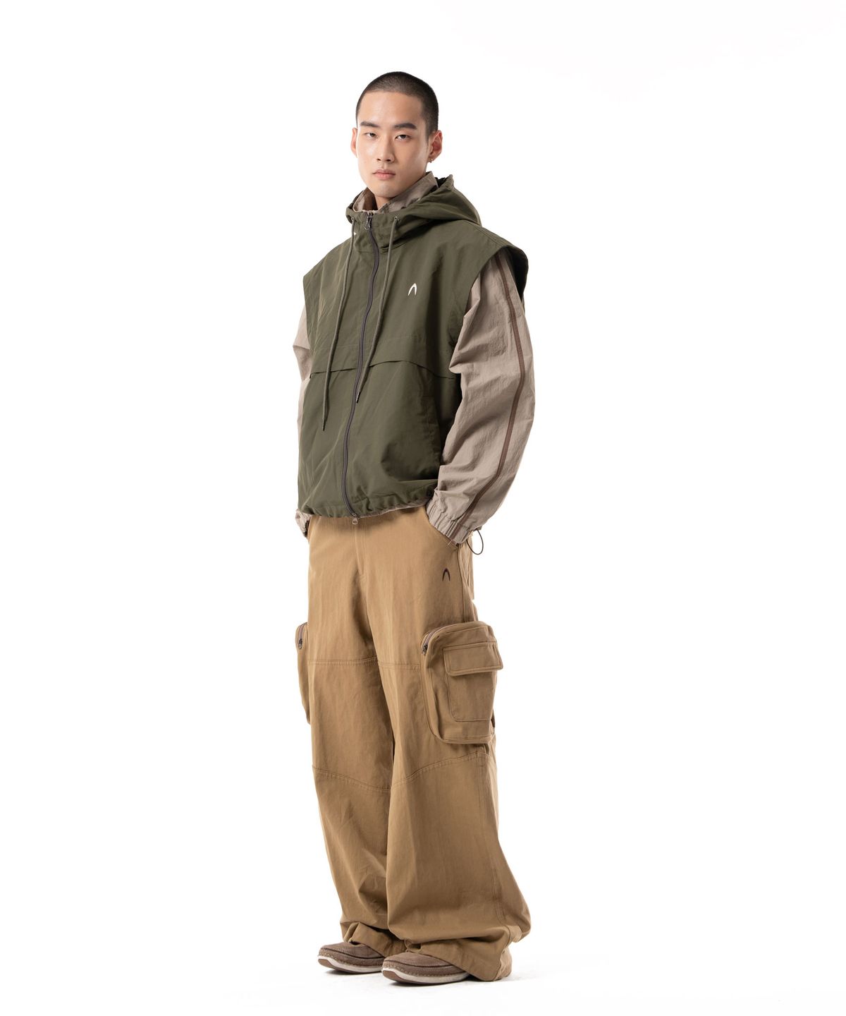 아캄(AAKAM) Nylon Hooded Vest (Khaki)
