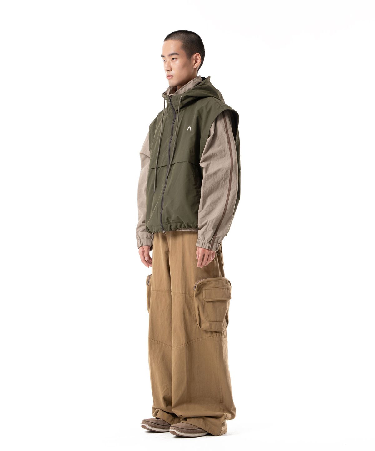 아캄(AAKAM) Nylon Hooded Vest (Khaki)