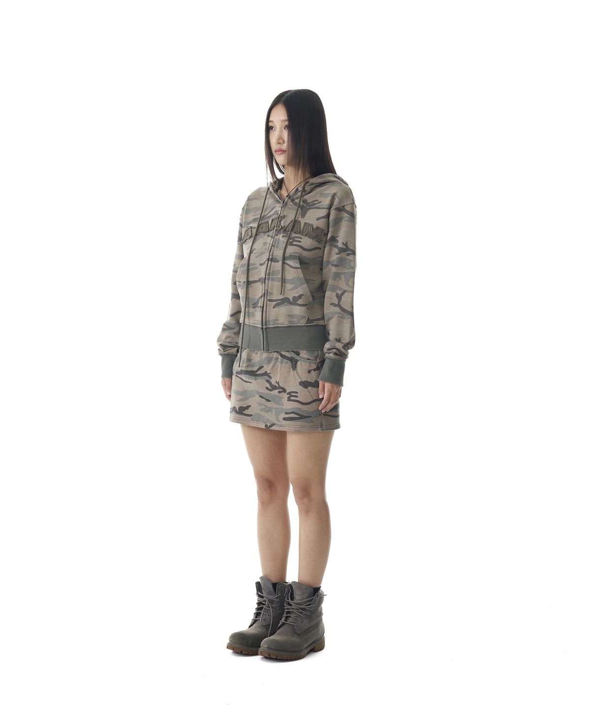 아캄(AAKAM) Contrast Logo Zip-Up Hoodie (Khaki)