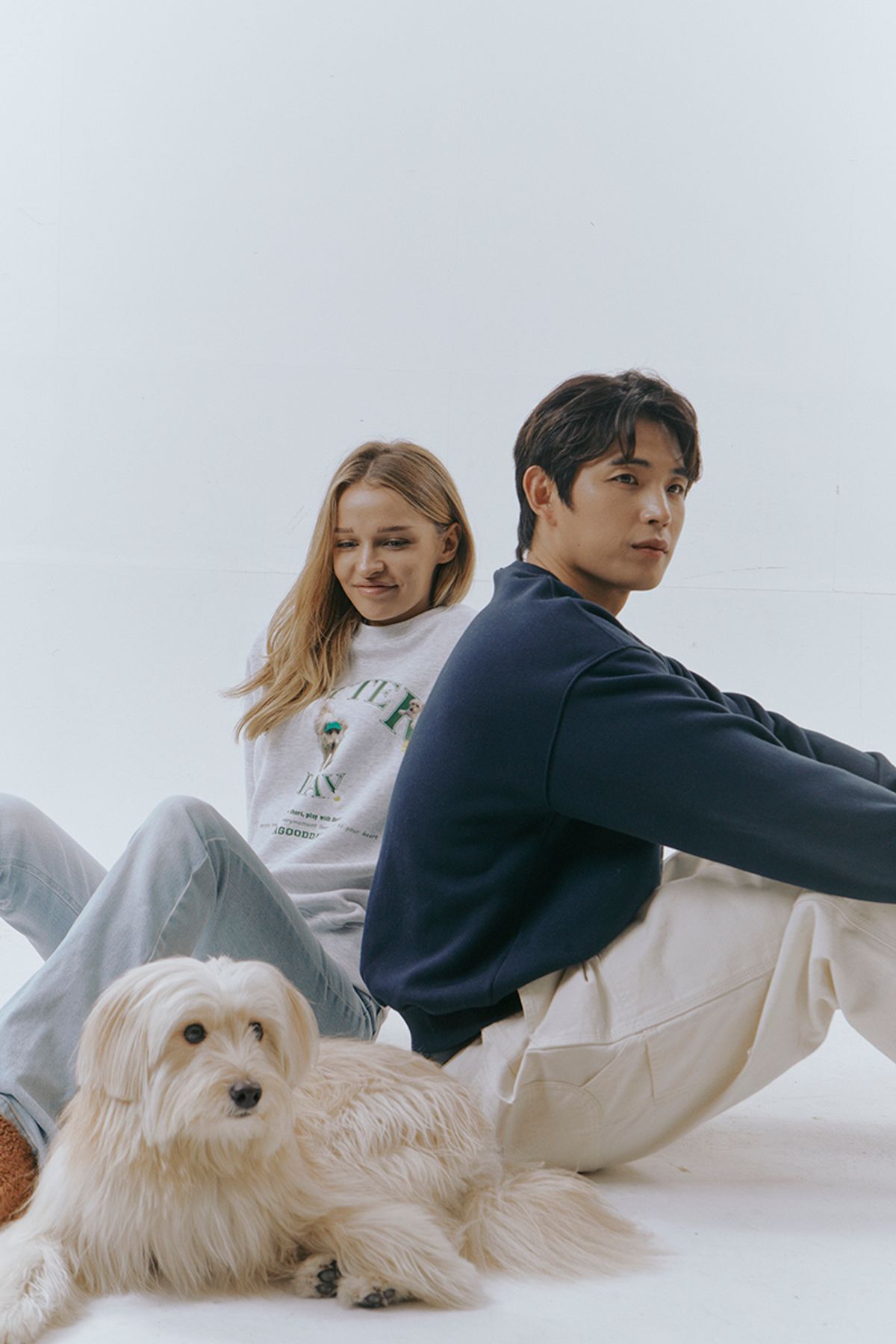 어굿데이(AGOODDAY) [UNISEX] butter sweat shirt (navy)