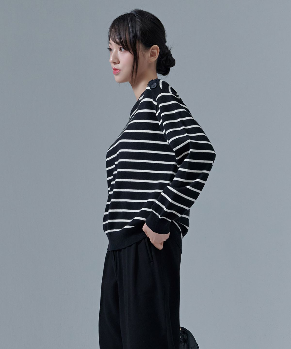 체이스컬트(CHASECULT) 여성 단추장식 스트라이프 스웨터-CFRG5271D03