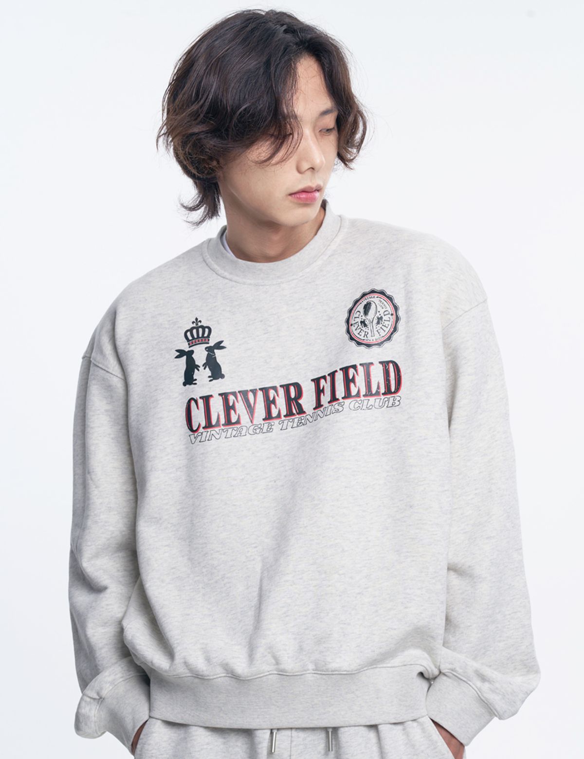 클레버필드(CLEVER FIELD) 시즌 엠블럼 와이드 스웻셔츠_오트밀