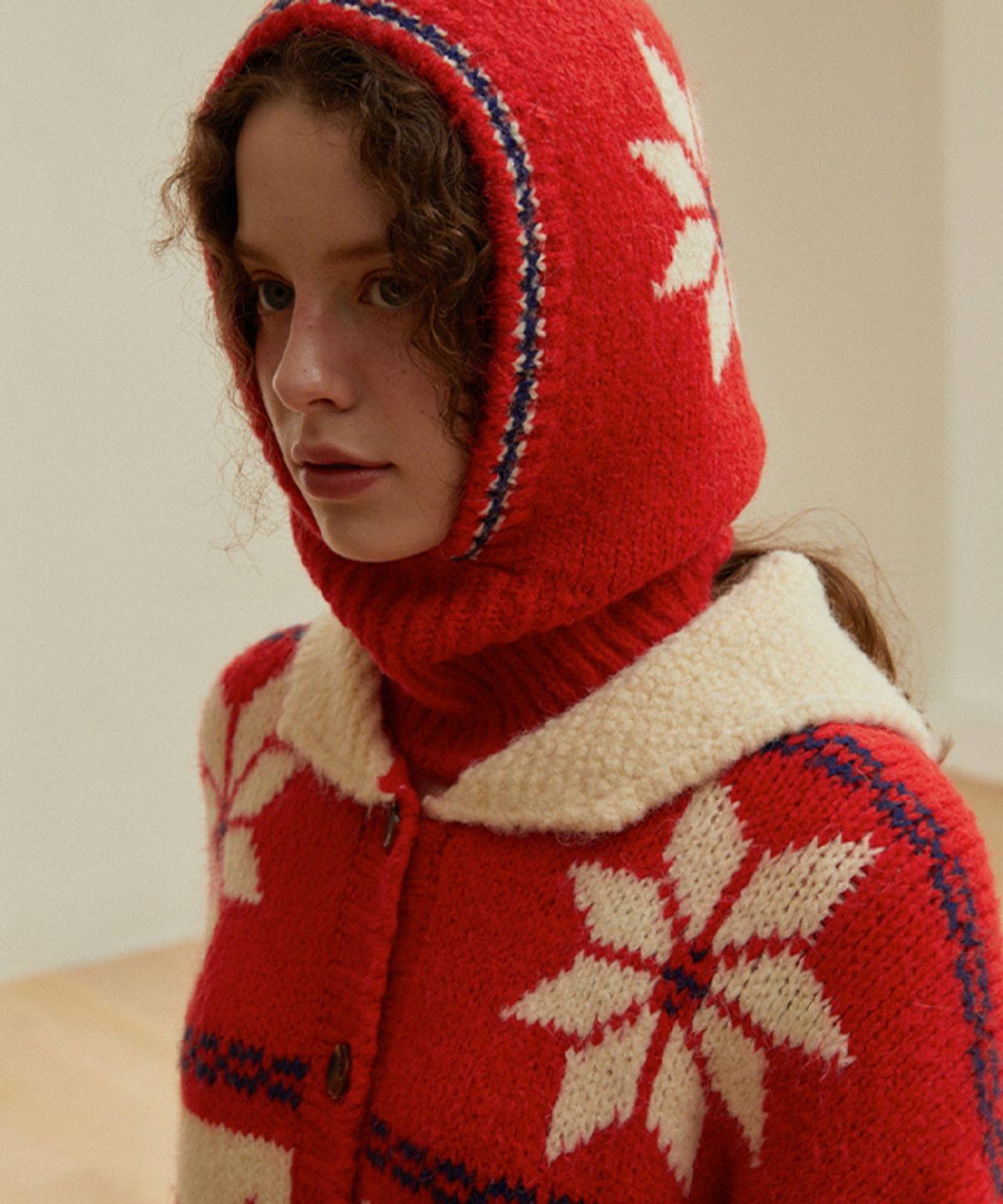 그린버터(GREENBUTTER) Snowflake Alpaca Cowichan Cardigan (Red)