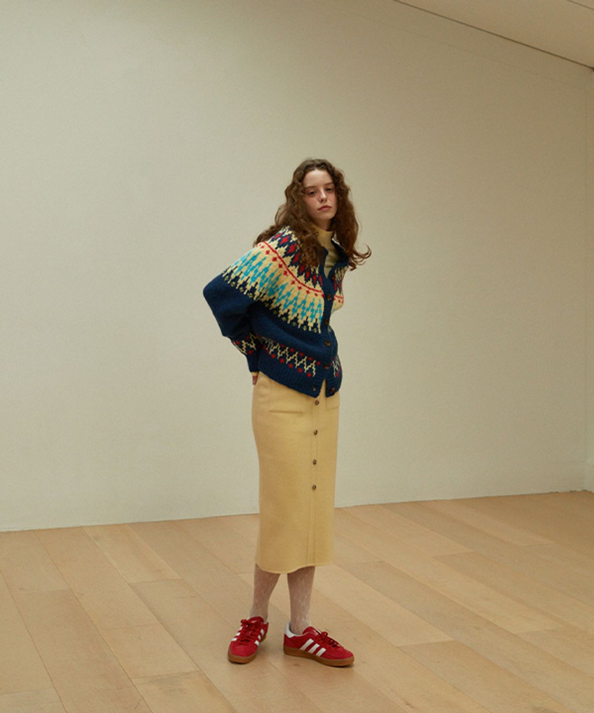 그린버터(GREENBUTTER) Zigzag Nordic Alpaca Cardigan (Navy)