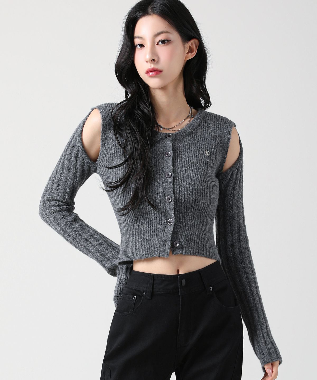 어반드레스(AVANDRESS) Irene Shoulder Cutting Round Knit IVORY
