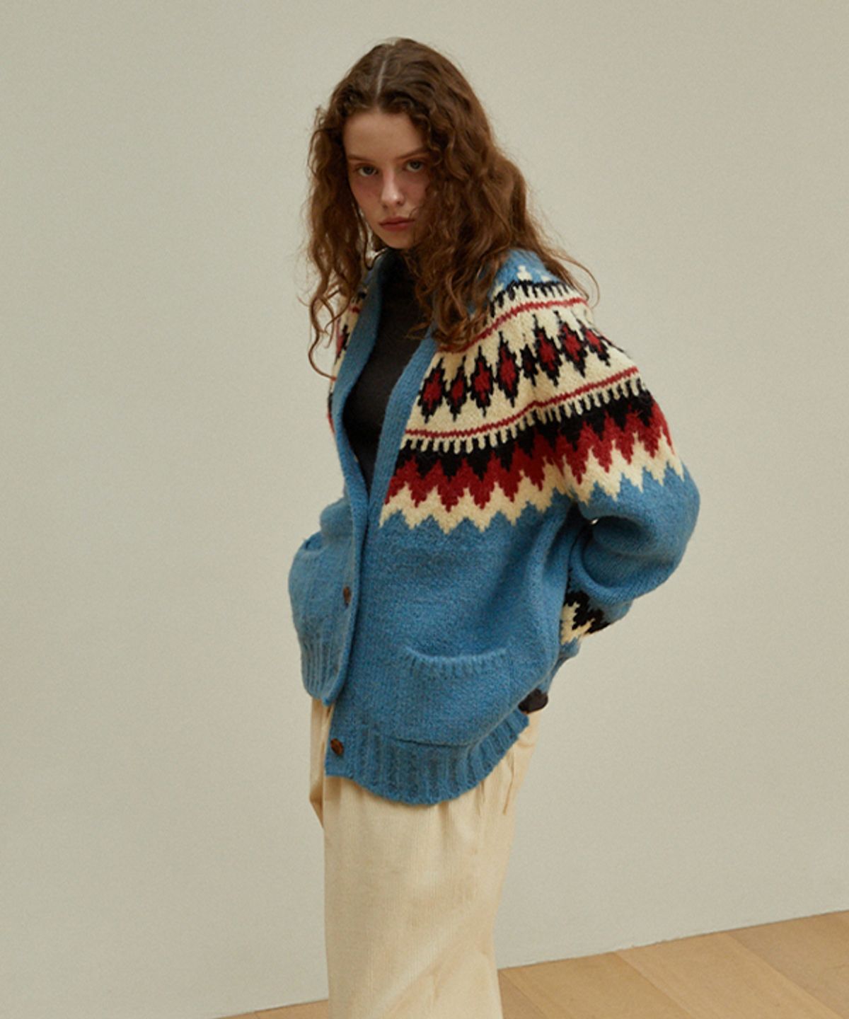 그린버터(GREENBUTTER) V-Neck Nordic Alpaca Cardigan (Indi Blue)