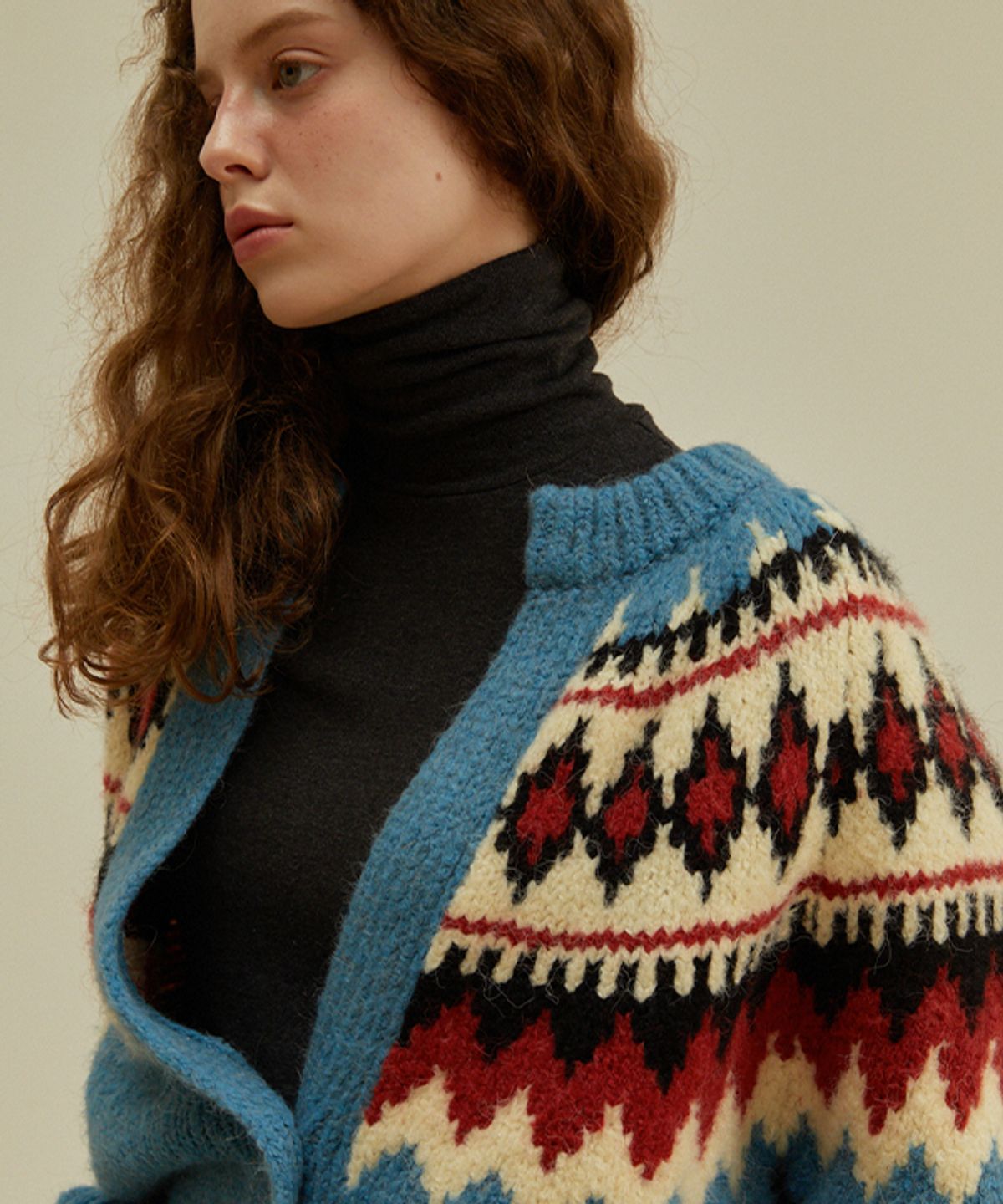 그린버터(GREENBUTTER) V-Neck Nordic Alpaca Cardigan (Indi Blue)