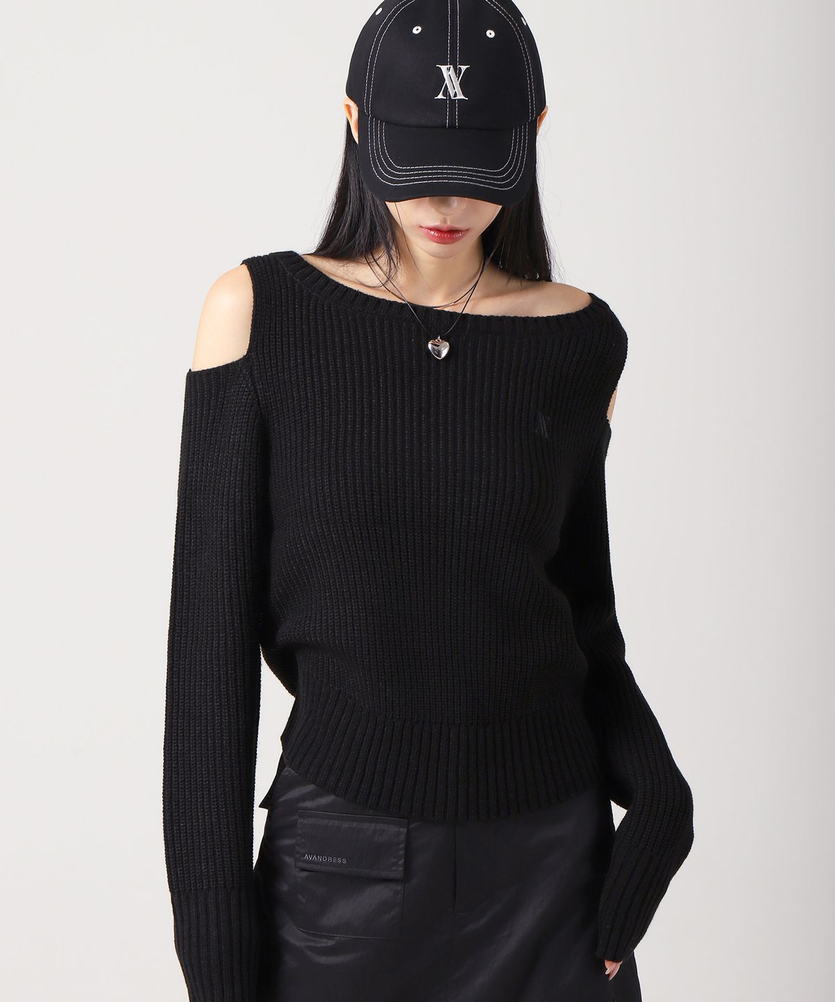 어반드레스(AVANDRESS) Noga Shoulder Cut-out Knit MOCHA
